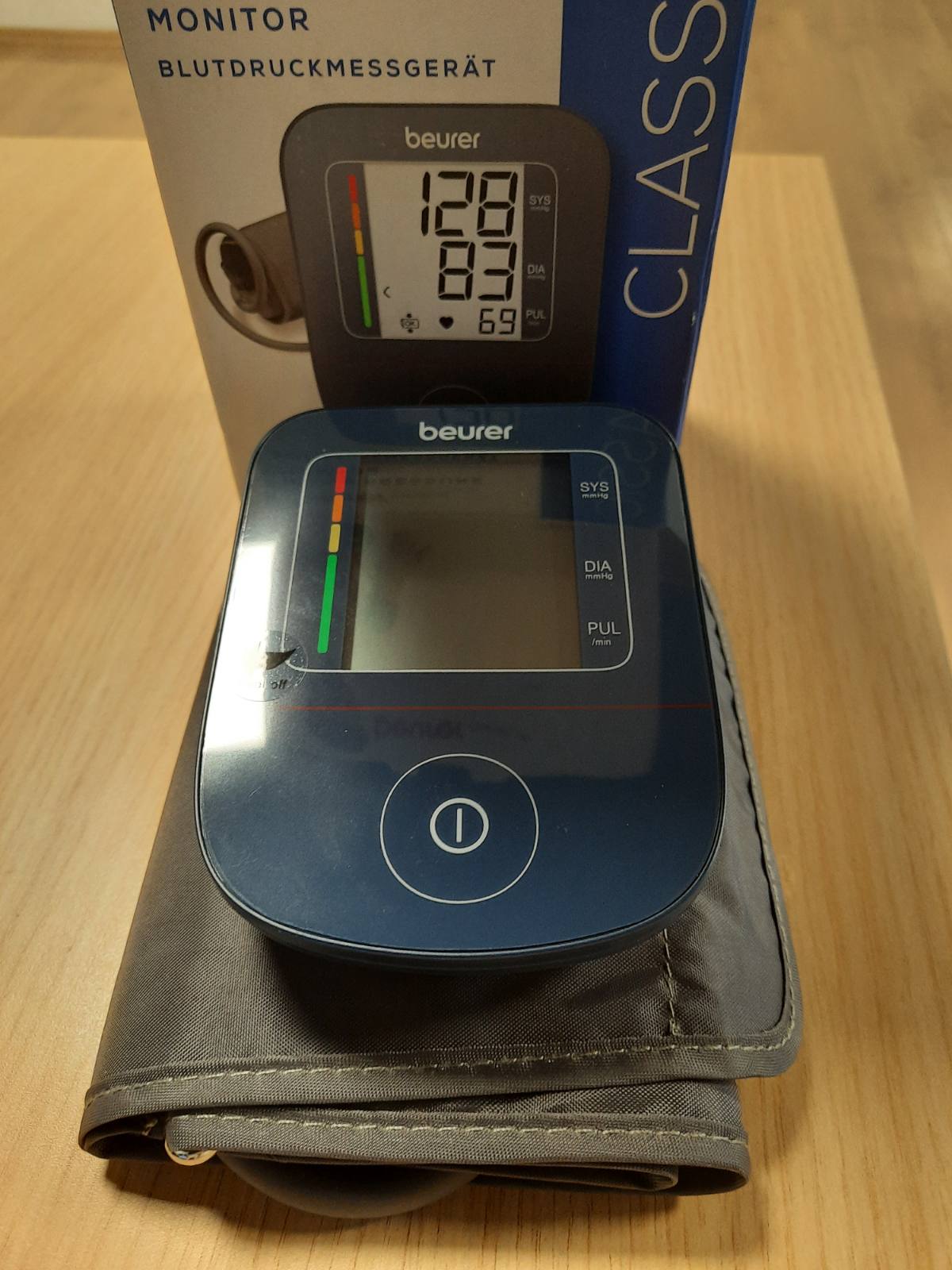 289980 - BEURER Monitor tensioni i gjakut BM 25 për krahun e sipërm, funksionim i thjeshtë me një buton, matje e saktë, zbulim i aritmisë, me port USB-C, manshetë, transferim të dhënash në Apple Health, ngjyrë blu