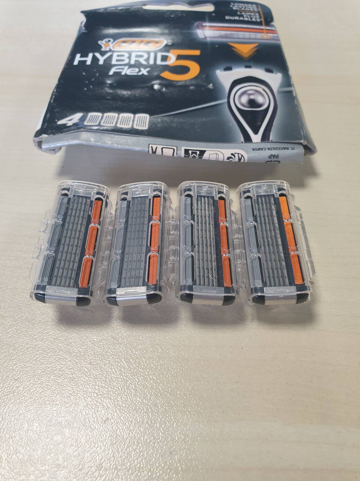 290230 - BIC HYBRID 5 FLEX REFILLS, PAKO ME 4 NJËSI, 5 TEHE, RROJE PRECIZE PËR MESHKUJ