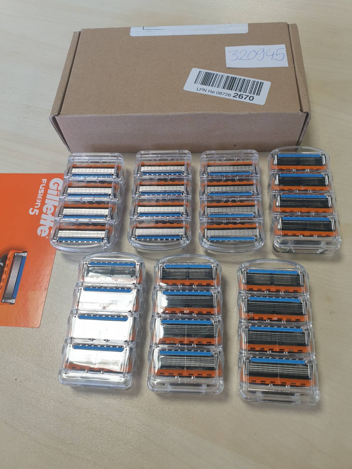 320945 - GILLETTE Brisqe rroje Fusion 5 për meshkuj, Pako me 28 copë