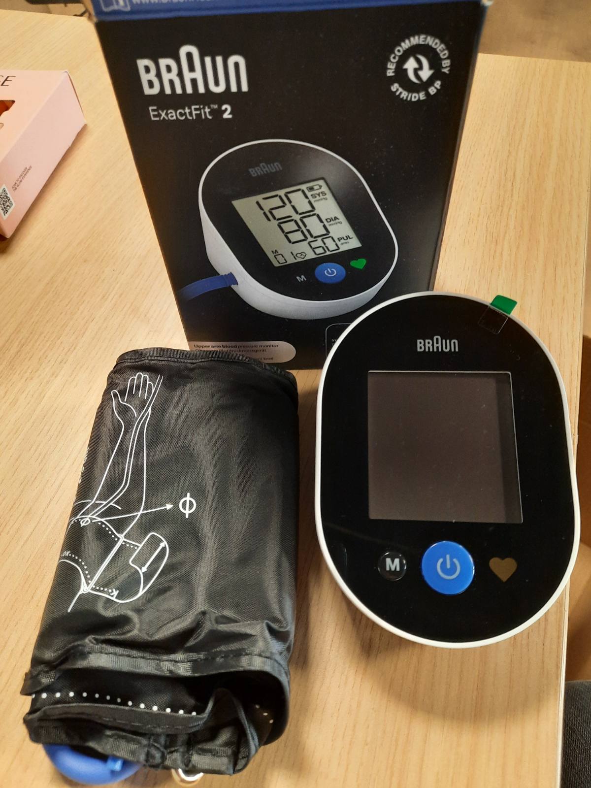 307390 - BRAUN Monitor tensioni i gjakut ExactFit™ 2, saktësi e provuar klinikisht