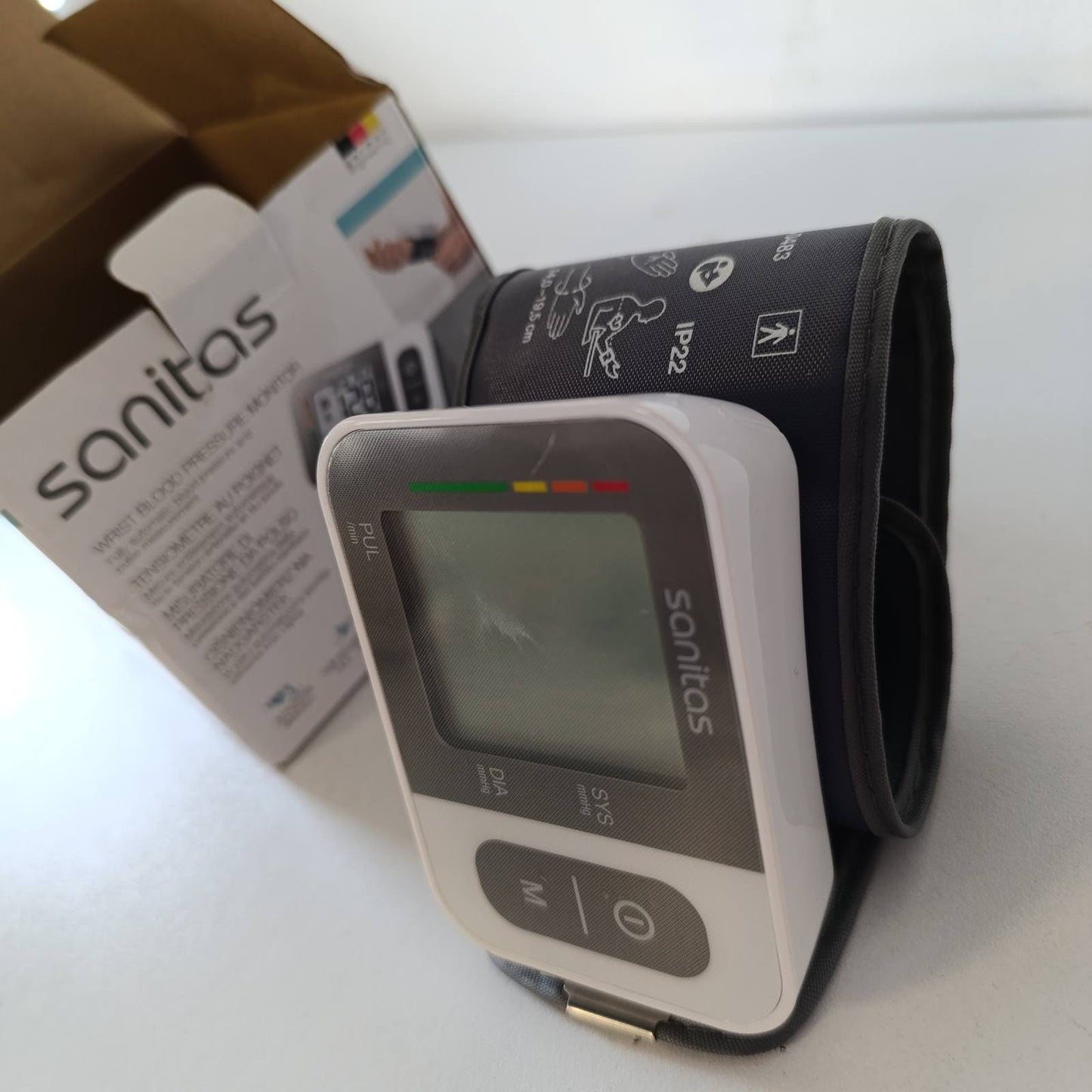 275454 - SANITAS Monitor i tensionit të gjakut SBC 15, për kyçin e dorës, matje automatike e tensionit të gjakut dhe pulsit, funksion paralajmërues për aritmi