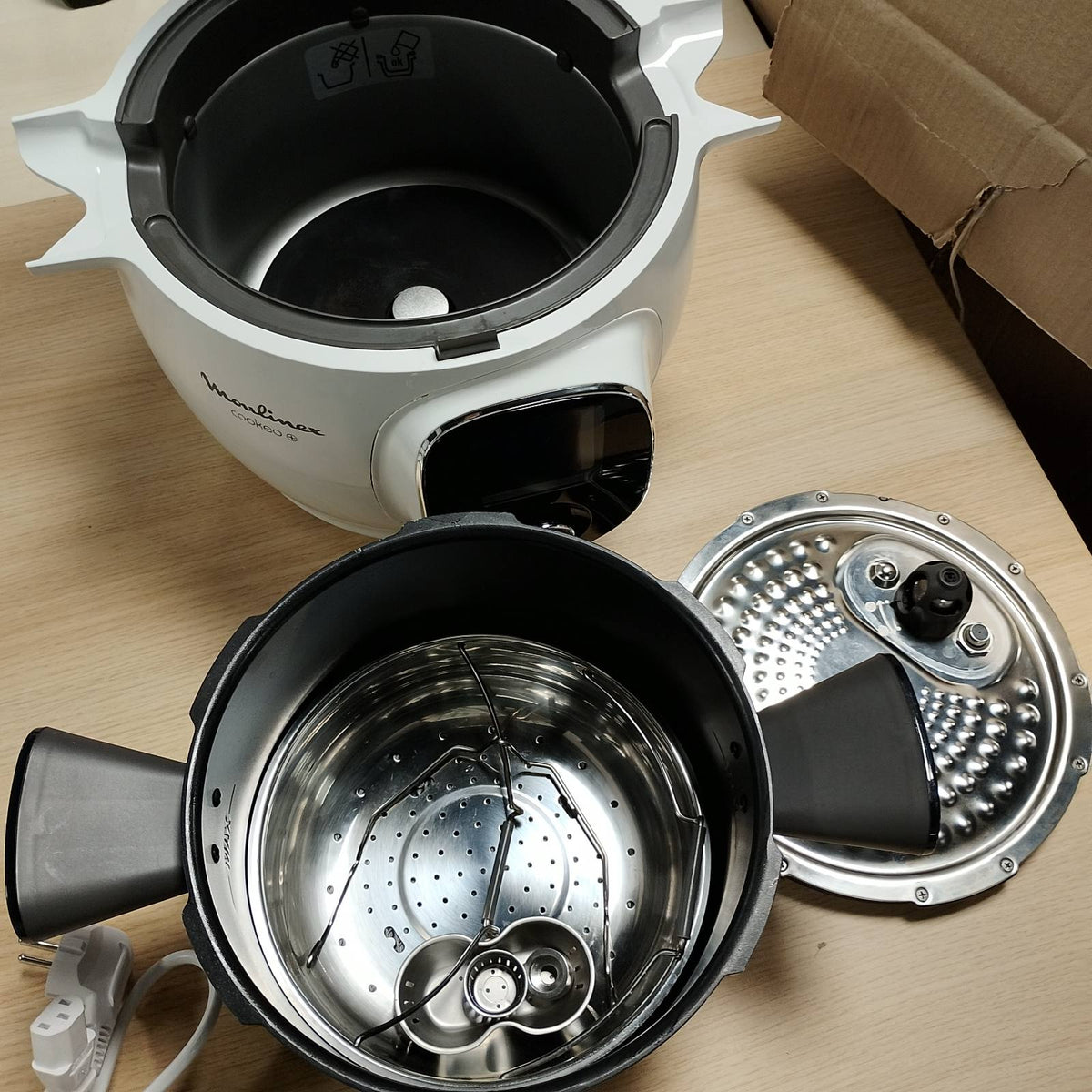 320788 - MOULINEX Tenxhere shumëfunksionale Cookeo Smart 6L, 80 receta të integruara, gatim pa mbikëqyrje, ekran intuitiv, udhëzues gatimi, aplikacioni MyMoulinex, 1600W, e bardhë, riparueshmëri 15-vjeçare CE854110
