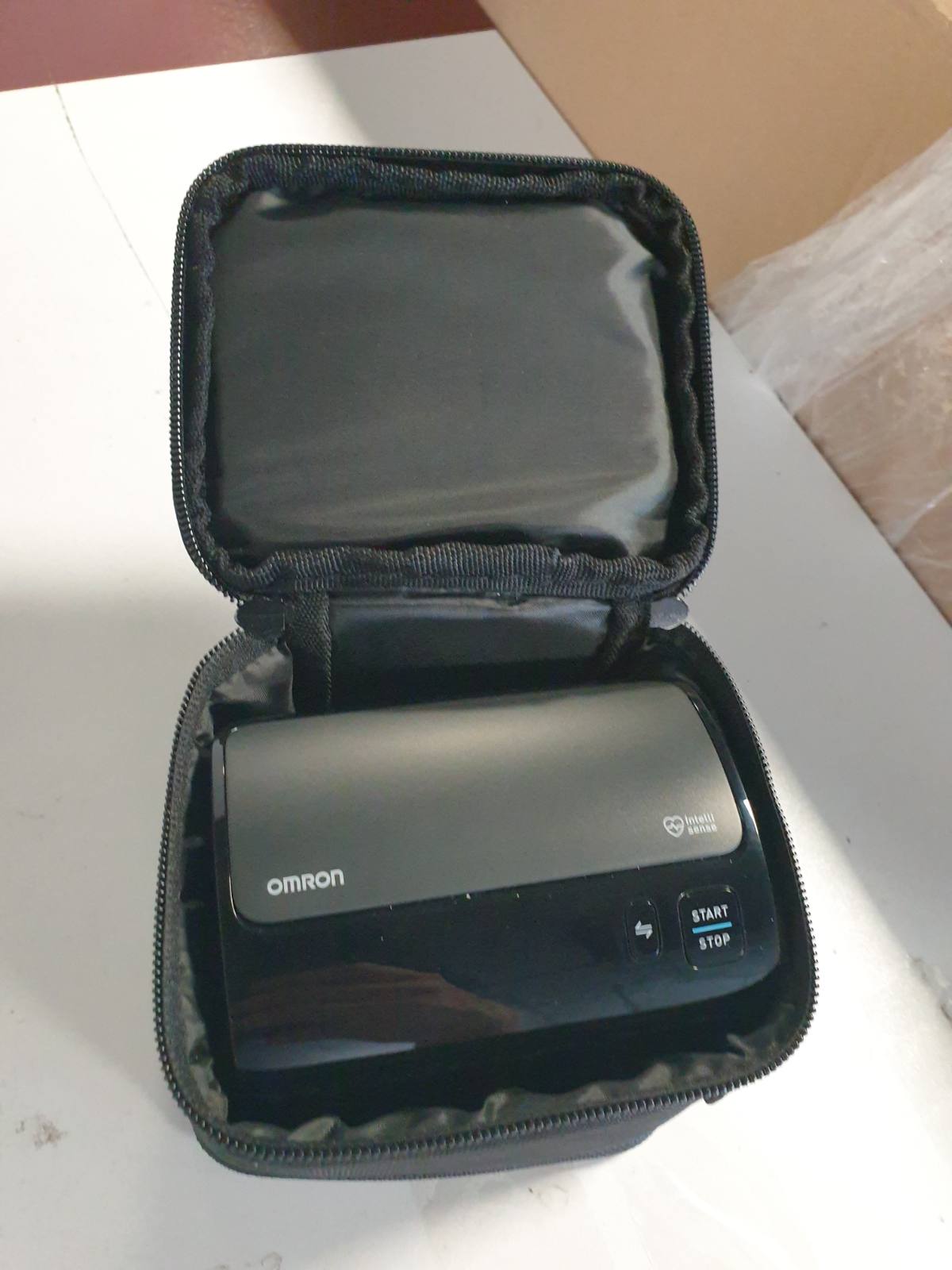 274909 - OMRON EVOLV Monitor automatik i tensionit të gjakut për krahun e sipërm, pa tel, i validuar klinikisht, për gratë shtatzëna, me aplikacion shëndetësor falas