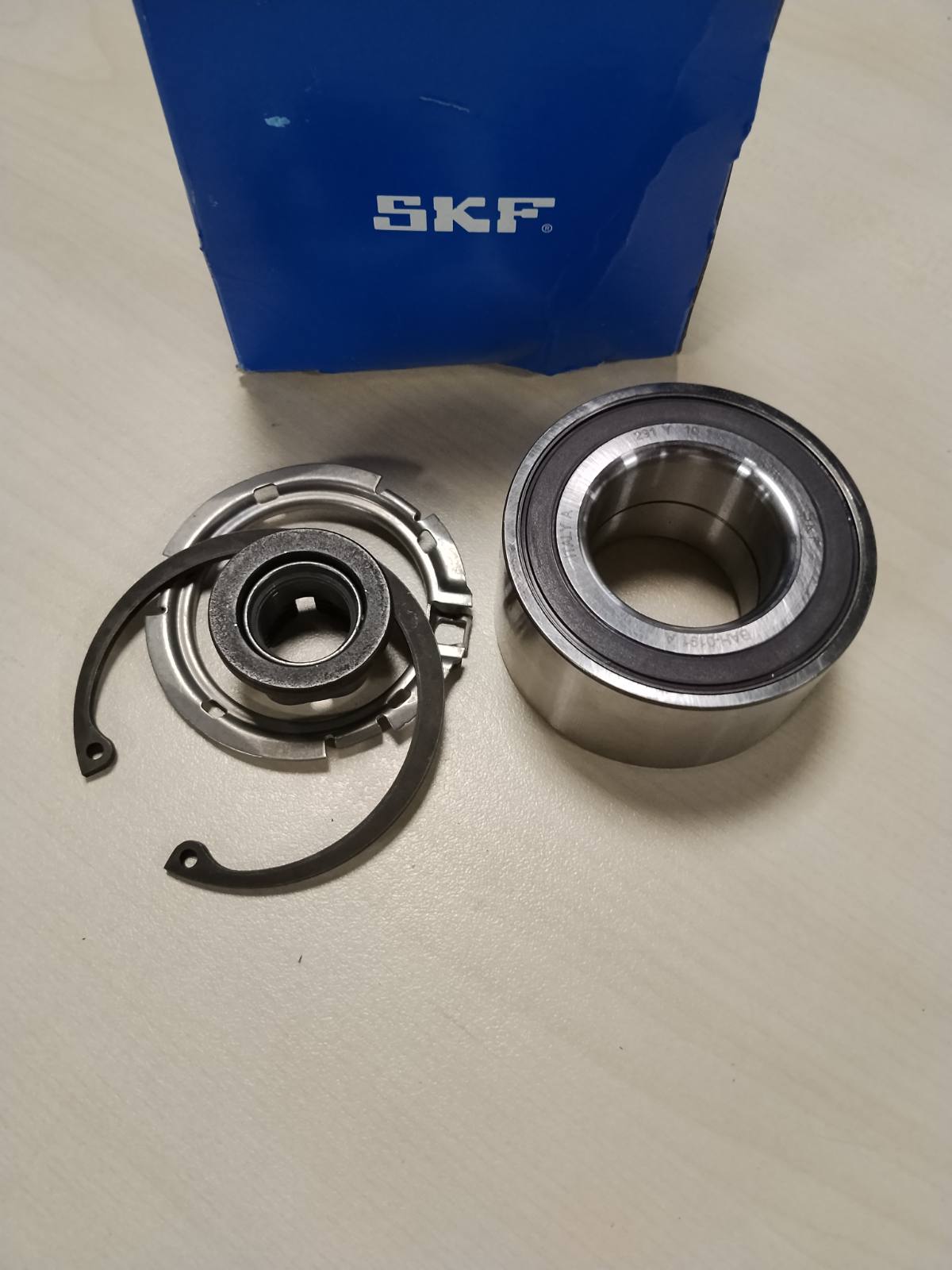 288703 - SKF Kit kushinetash rrotash me sensor ABS të integruar VKBA 3637, Boshti i përparmë, Diametri i jashtëm: 72 mm, Lartësia: 84 mm, Gjatësia: 111 mm, Gjerësia: 111 mm - Cilësi origjinale