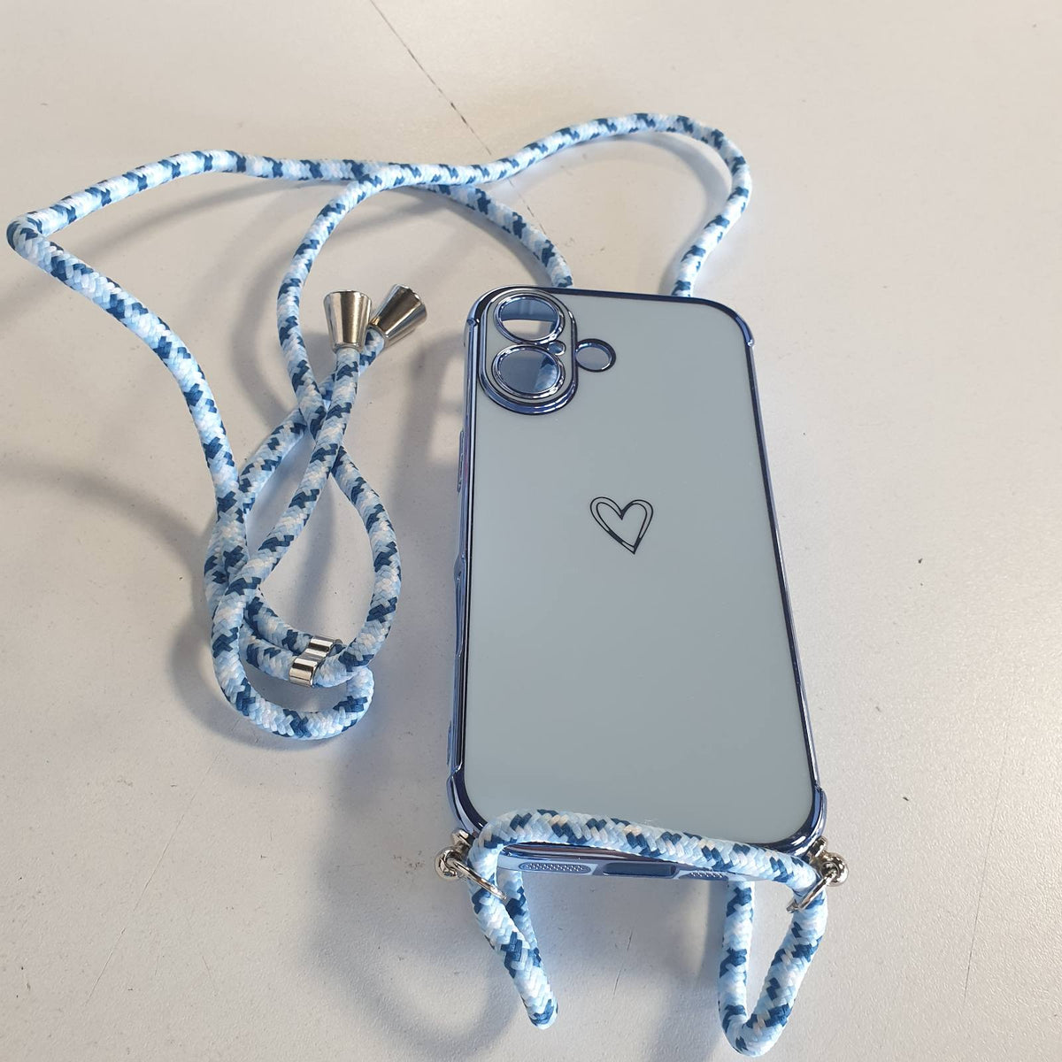 310575 - E-LUSH Mbrojtëse për iPhone 17 me rrip, silikon i elektrolizuar në formë zemre, me kordon për ta mbajtur rreth qafës, mbrojtëse nga kamera, rezistente ndaj goditjeve, blu