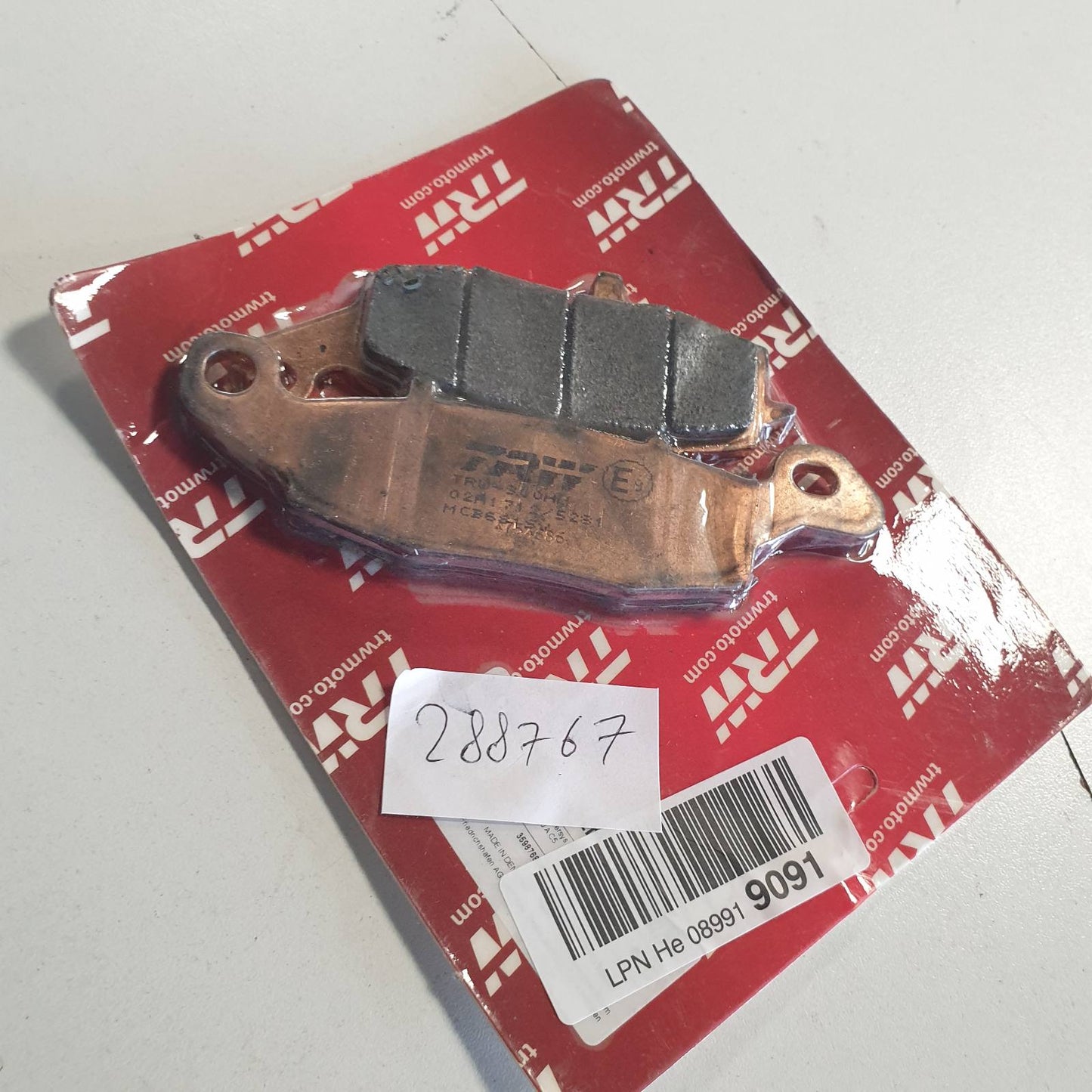 288767 - TRW Set pllakash frenash MCB681SV Sinter Street për boshtin e djathtë, të përparmë dhe motoçikleta të tjera Kawasaki ZR-7.