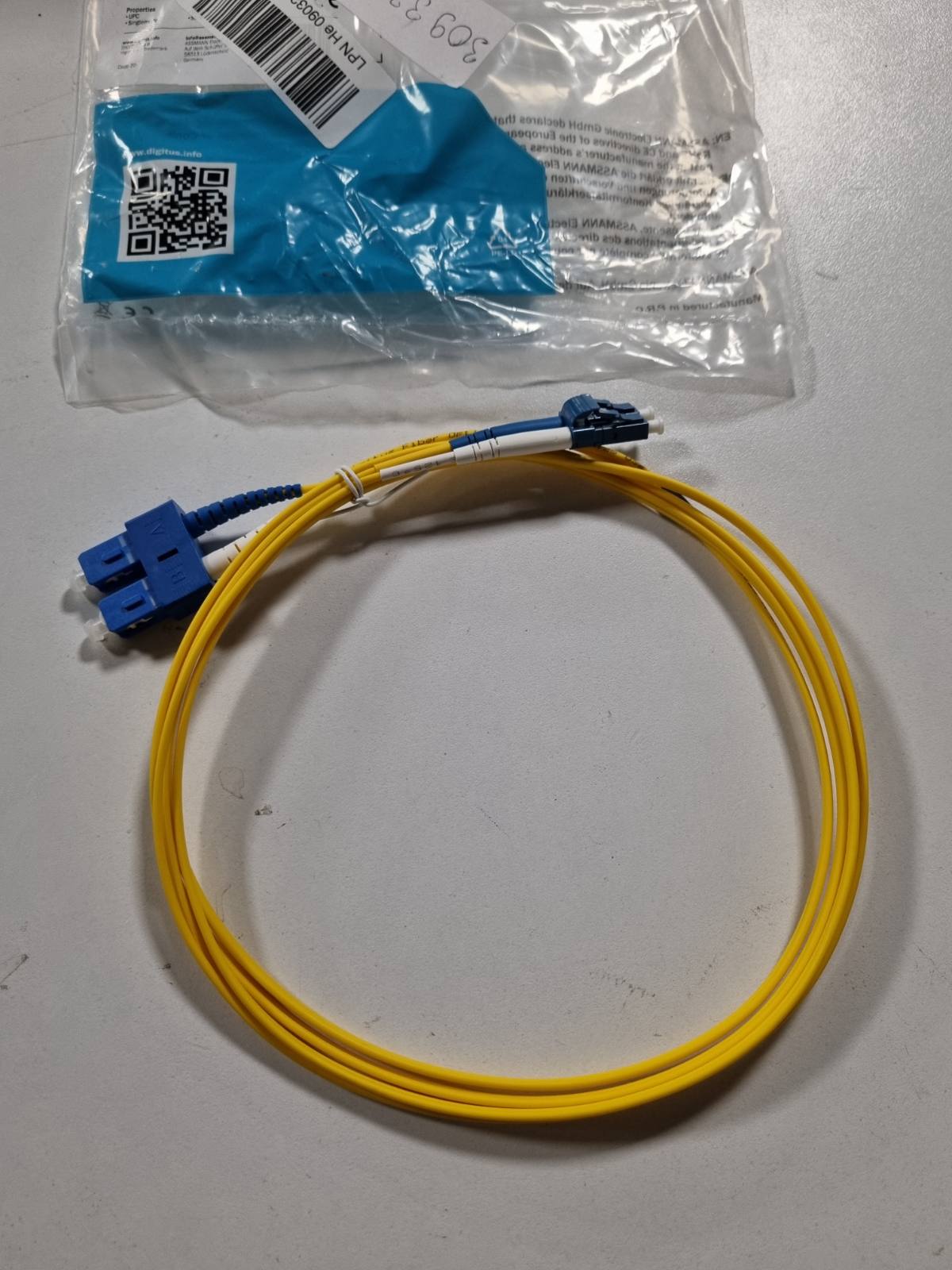 309375 - DIGITUS DK-2932-02 – Kabllo fibra optike OS2 – 2 m – LC në SC – 1/10 Gbit/s – 9/125 µm – E verdhë