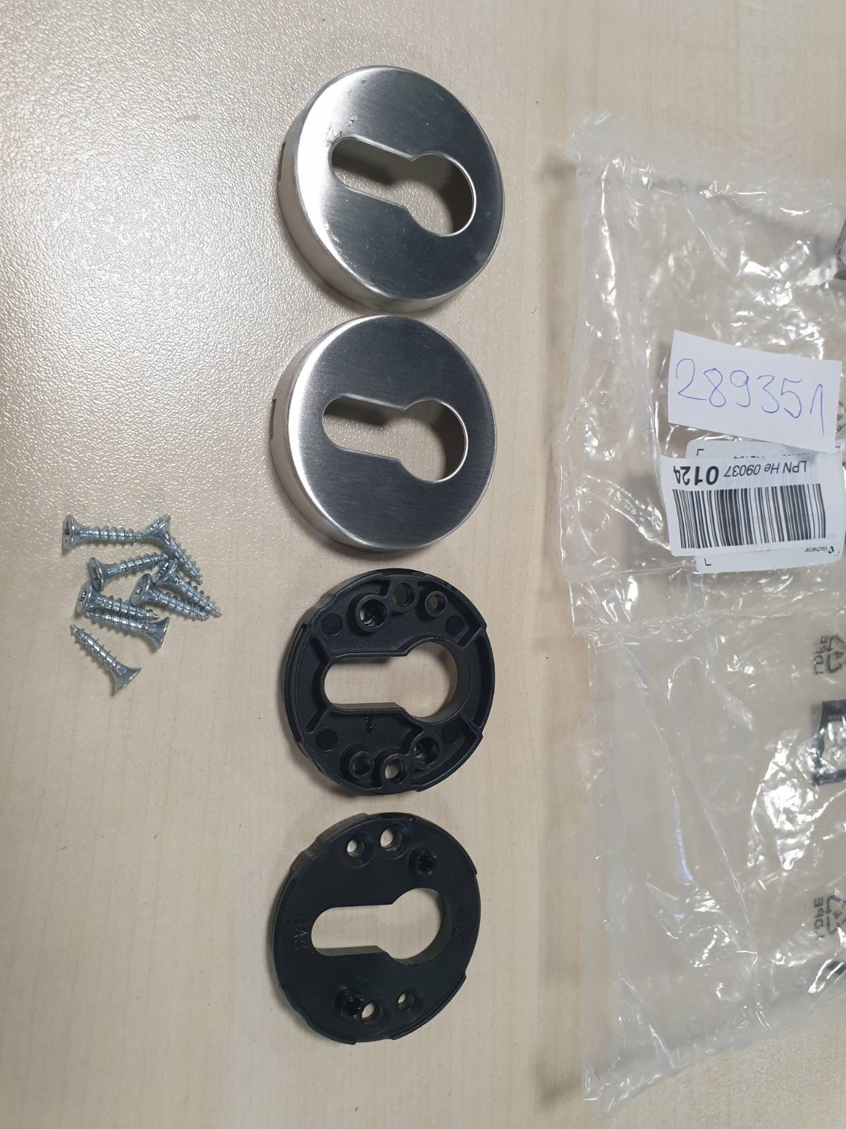 289351 - VACHETTE Set Rozetash të Rrumbullakëta, Rozeta Çelik Inoks Ø 52 mm, për Dyer Hyrjeje, Bodrume, Zyra dhe Garazhe, Fiksim i Padukshëm