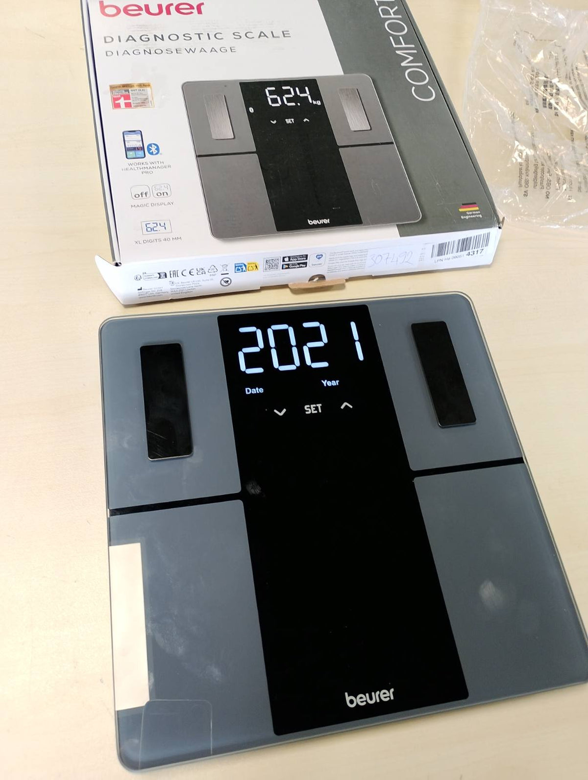 307492 - BEURER Peshore personale BF 500 me Bluetooth, peshore dixhitale deri në 180 kg, ekran XL