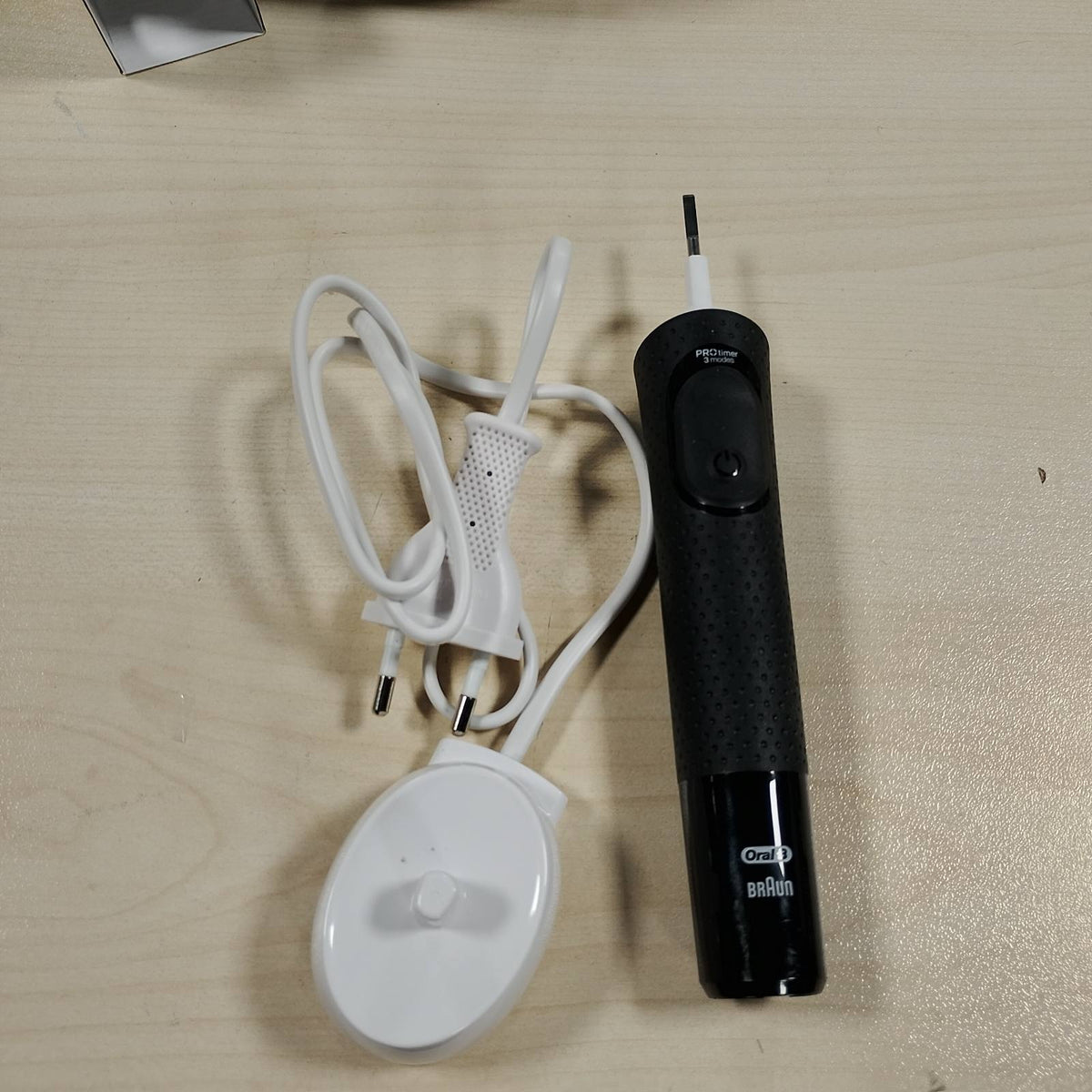 296911 - ORAL-B Furçë dhëmbësh elektrike Vitality Pro, e zezë