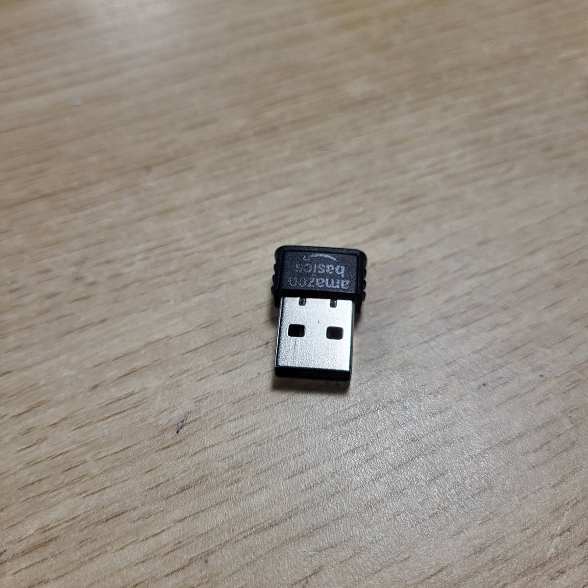 296372 - AMAZON BASICS Përshtatës USB Bluetooth 5.4 për PC, Marrës USB për Maus, Tastierë dhe Laptop, i pajtueshëm me Windows 11/10/8.1