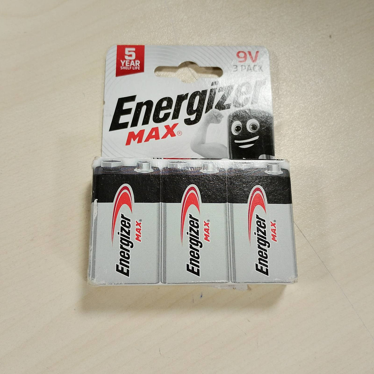 296382 - ENERGIZER MAX - BATERI BLLOKU 9V (3 COPË) - BATERI ALKALINE NËNTË VOLT - TË PËRSHTATSHME PËR DETEKTORË TIMI, ALARME ZJARI, ELEKTRONIKË DHE AUDIO - AFAT RUJTJEJE 5-VJEÇAR