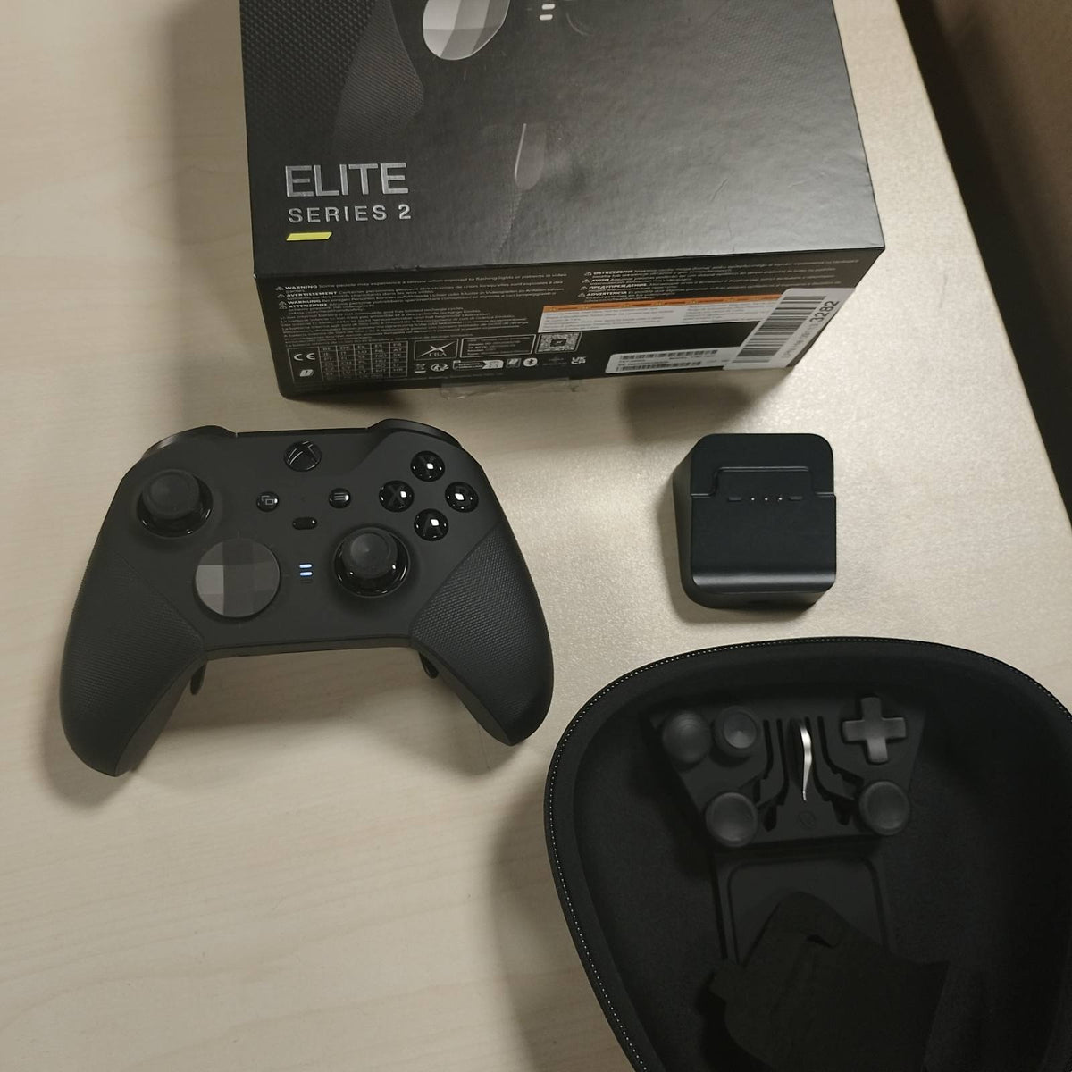 305047 - XBOX KONTROLLUES PA TEL ELITE SERIES 2 I ZI - Përshtatshëm për Seria X, Seria S, One, Windows 10 dhe 11, Android dhe iOS