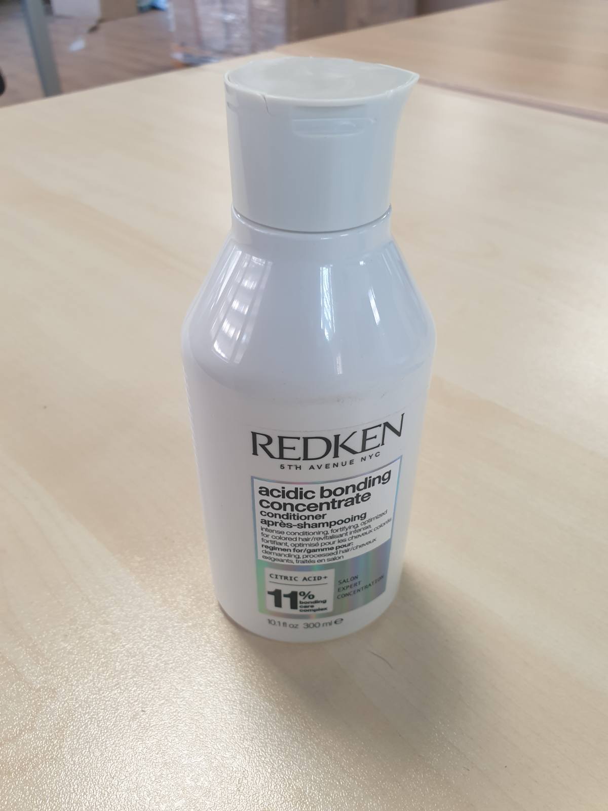 289972 - REDKEN Balsam pa sulfate për forcimin e flokëve, Koncentrat për lidhje acidike, 300 ml