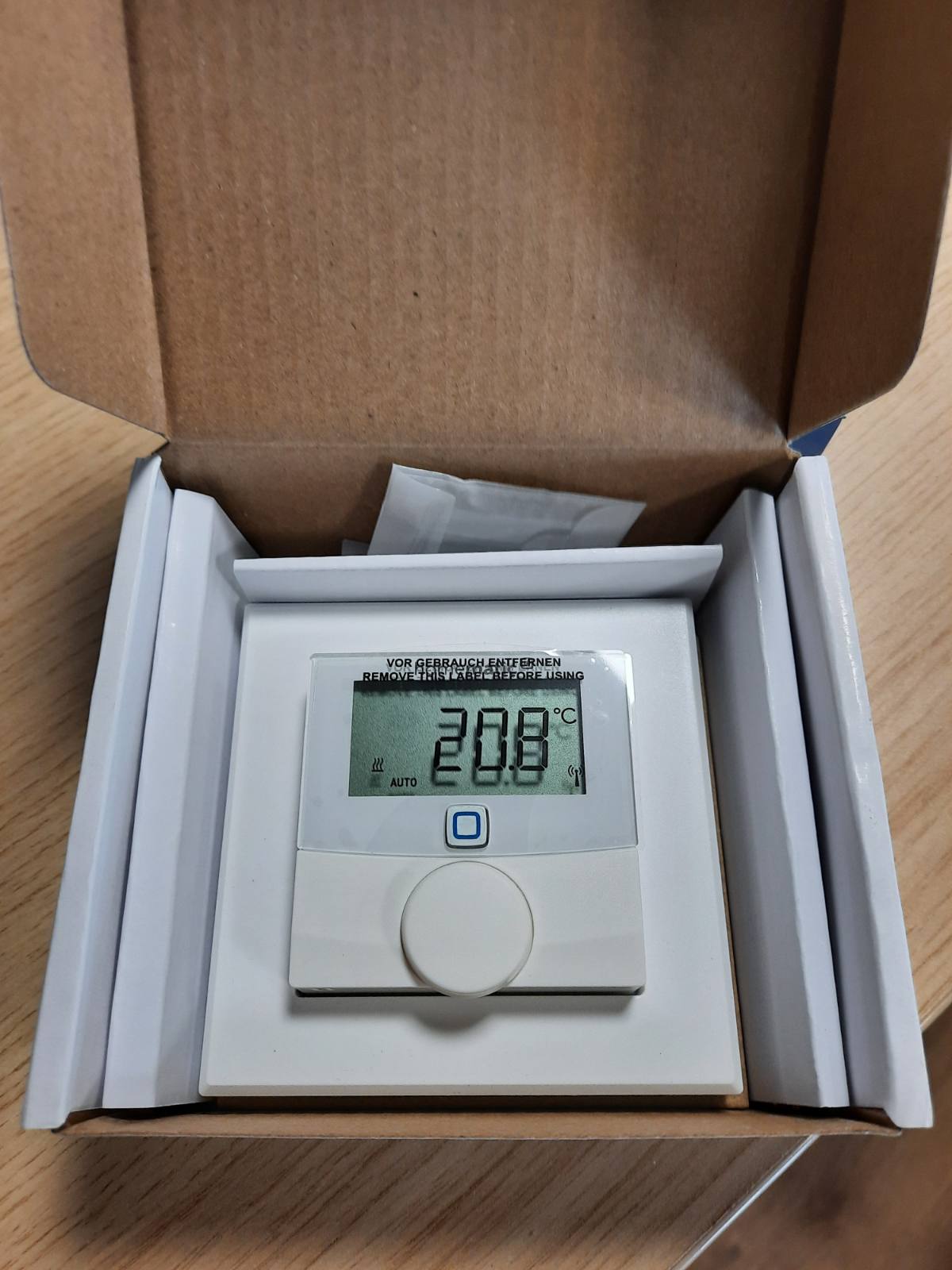 322292 - HOMEMATIC Termostat muri IP me sensor lagështie