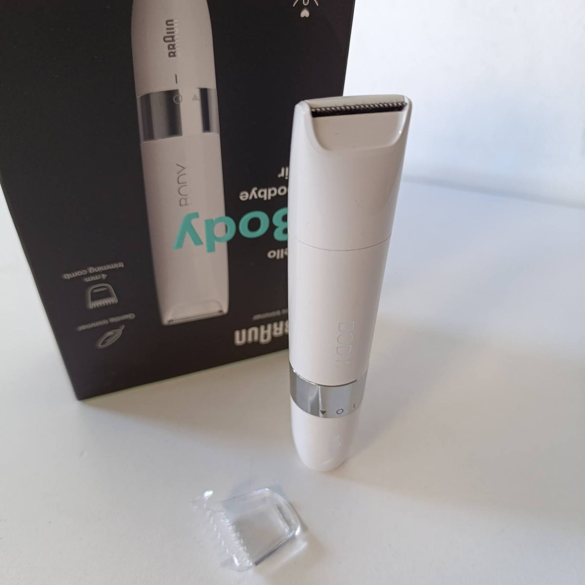 306201 - BRAUN Body Mini Trimmer, rroje elektrike për trupin, aksesor prerës për gra dhe burra, heqje precize e qimeve, BS1000, e bardhë