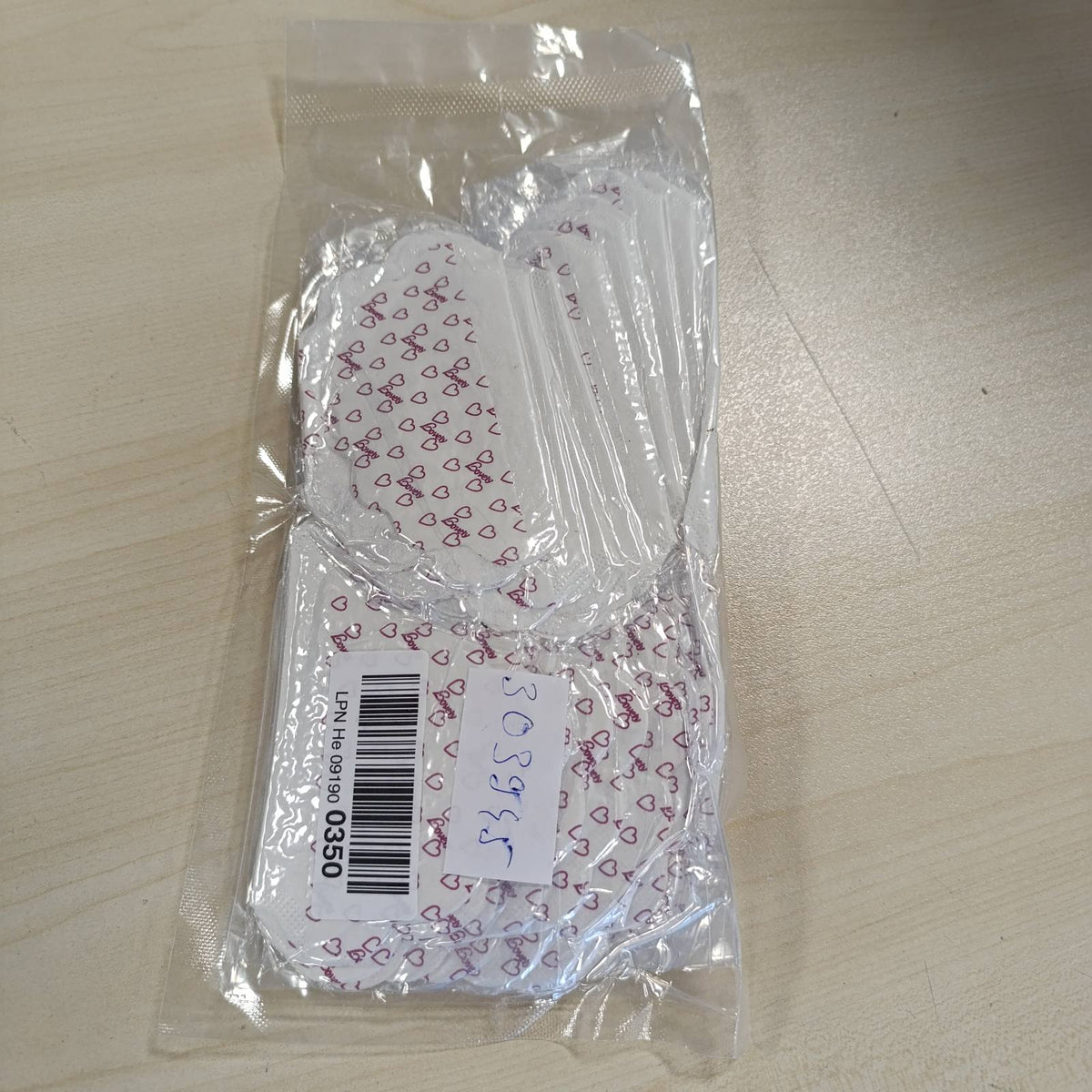 303945 - 40 copë ngjitës antidjersitës nën sqetulla, pambuk ngjitës