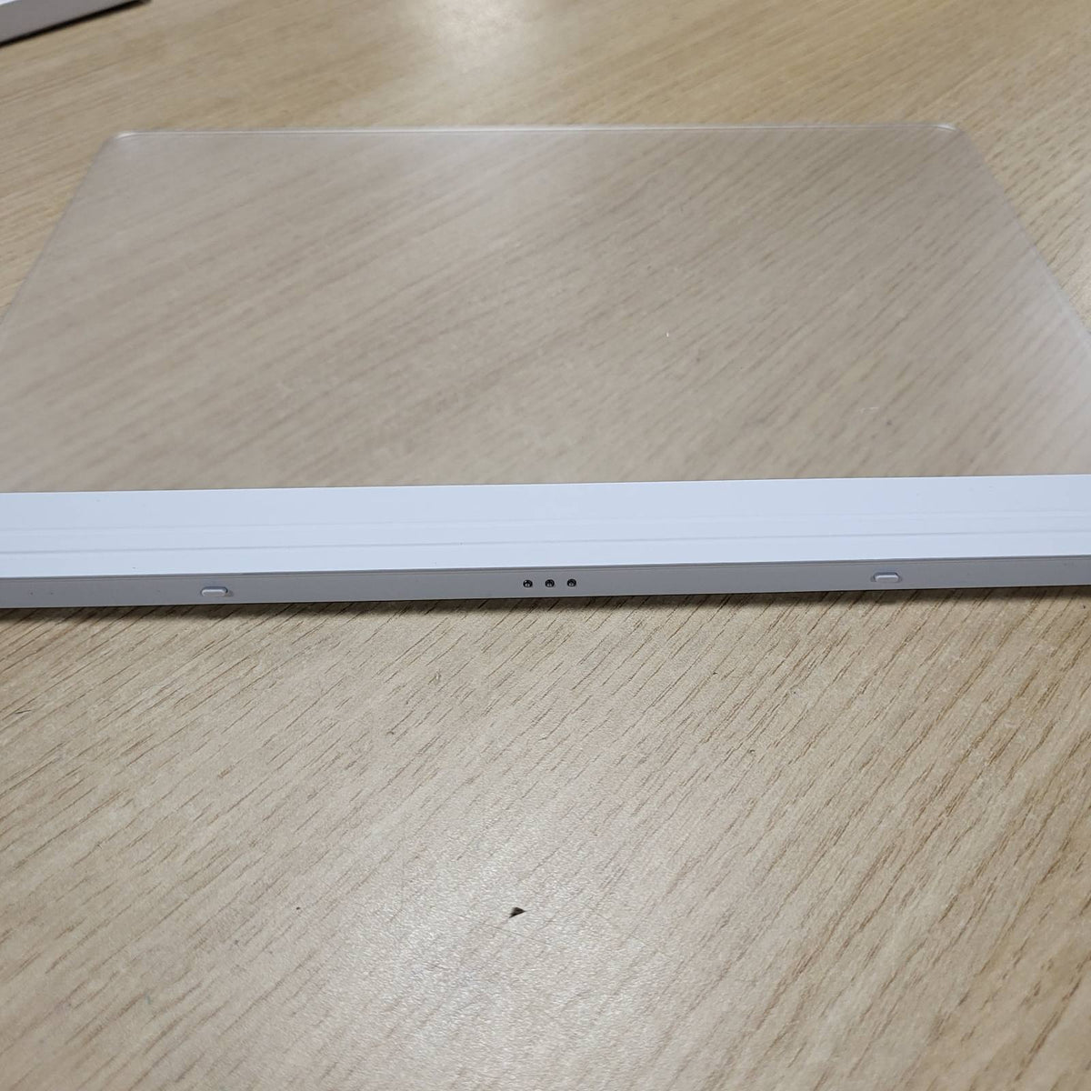 305330 - SAMSUNG Fletë mbrojtëse Sensation Letër për Galaxy Tab S9, Ngjyrë e bardhë, Model EF-ZX71