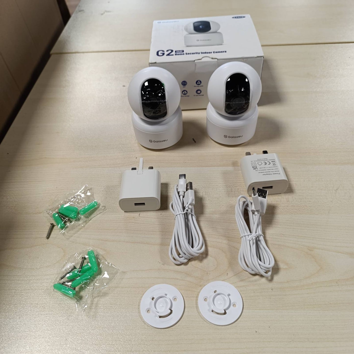 322418 - GALAYOU Kamera 2K WiFi për Kafshë Shtëpiake, Kamera Sigurie Shtëpiake për Brendshme, 360° Pa Tel, Ndjekje Lëvizjeje, Shikim Nate, Audio 2-Kahëshe, Model G2 (2P)