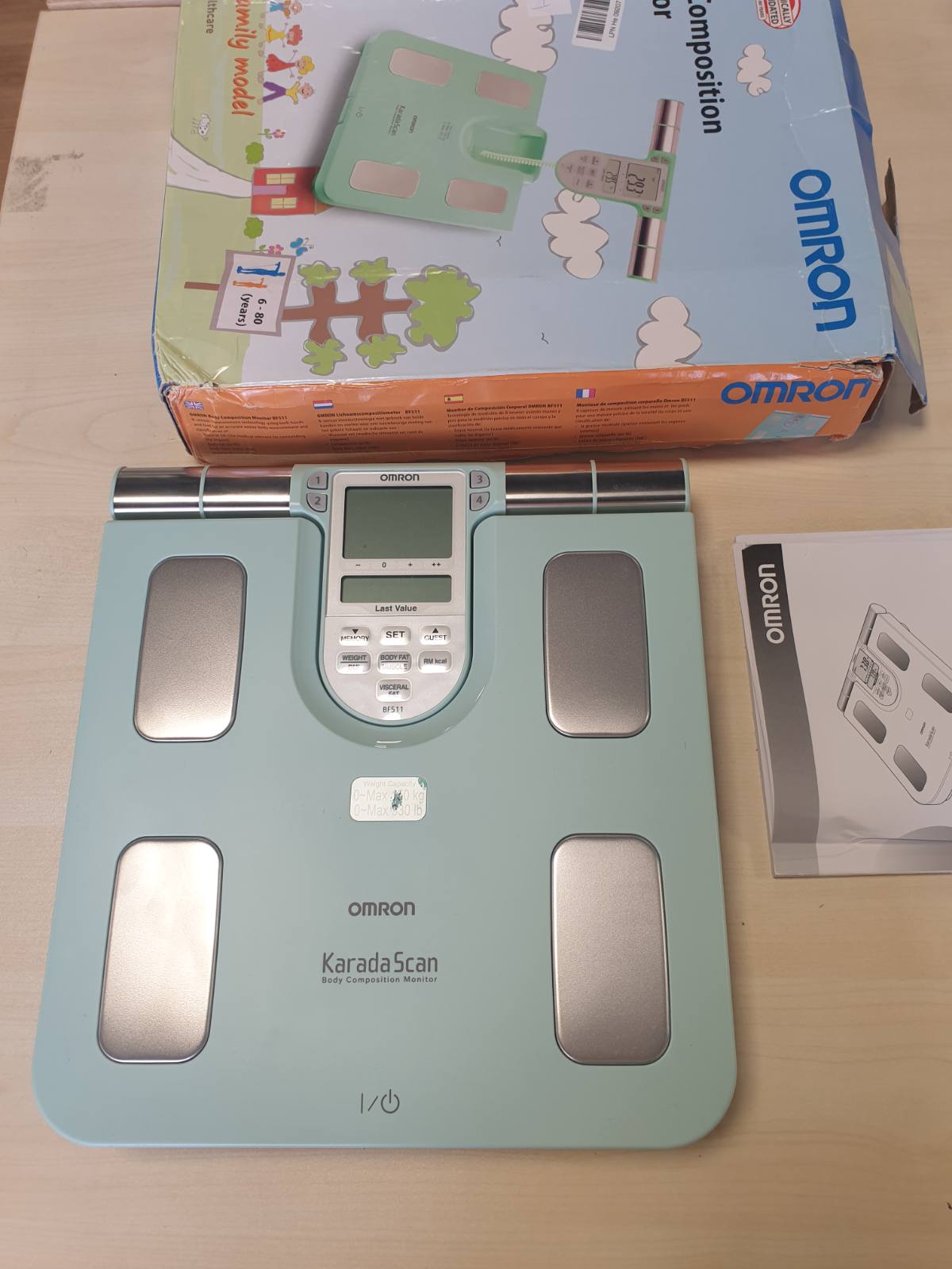 320914 - OMRON Peshore banjoje BF511, matje dhjami trupor dhe masës muskulore