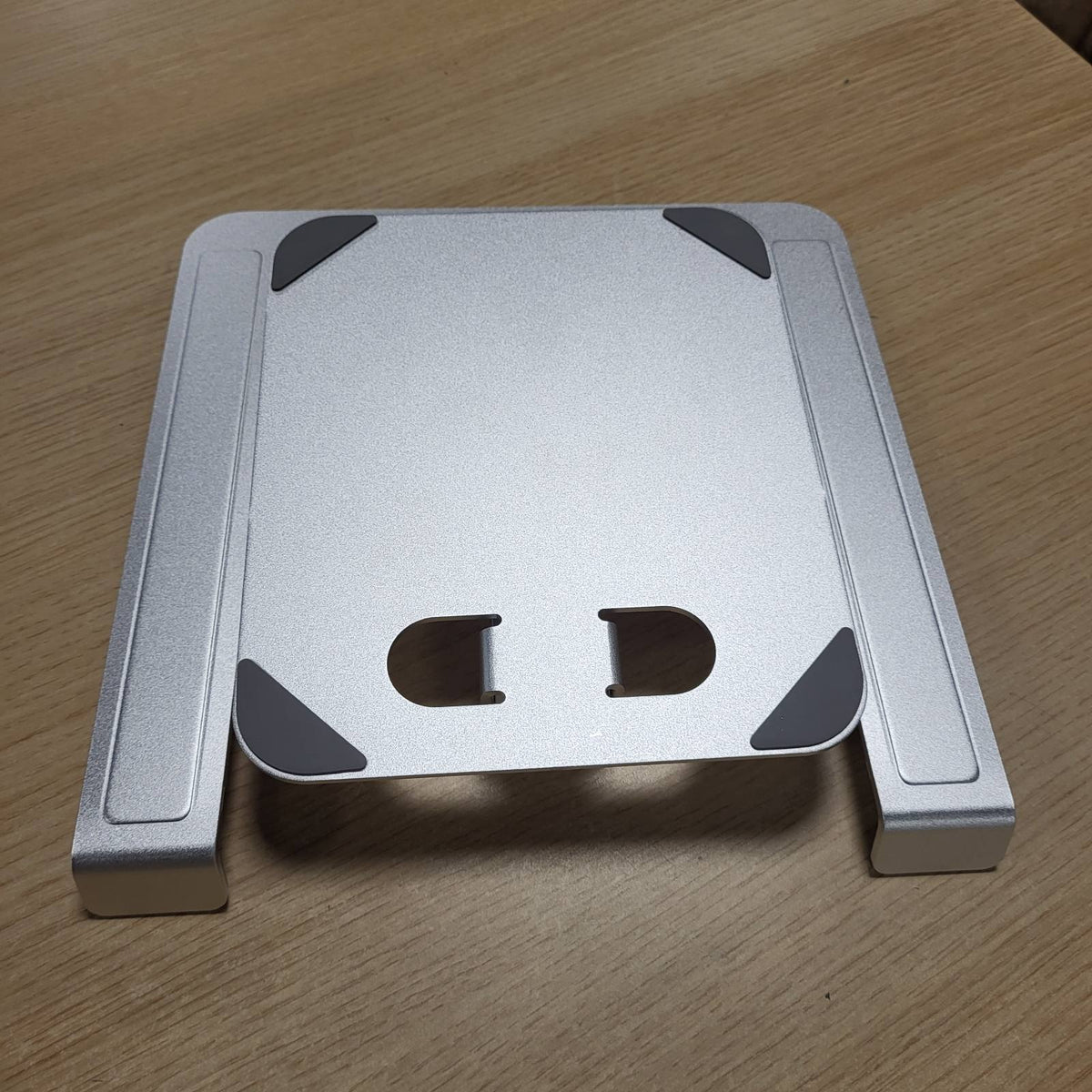 305380 - BABACOM Mbështetëse Laptopësh me Rregullim Lartësie, e Palosshme prej Lidhjeje Alumini, Ergonomike, e Ventiluar, për Laptopët 10-16" (Argjend)