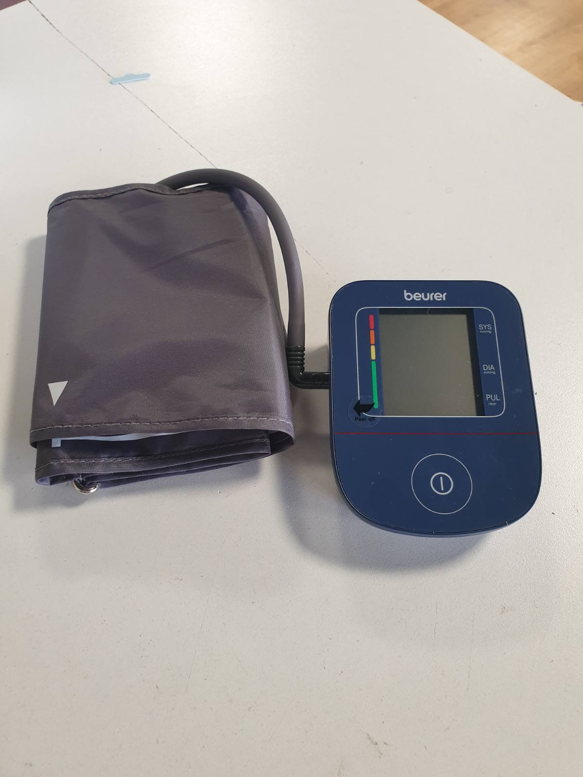 297098 - BEURER Monitor tensioni i gjakut BM 25 për krahun e sipërm, matje e saktë, zbulim i aritmisë, port USB-C, manshetë, transferim të dhënash në Apple Health, ngjyra blu