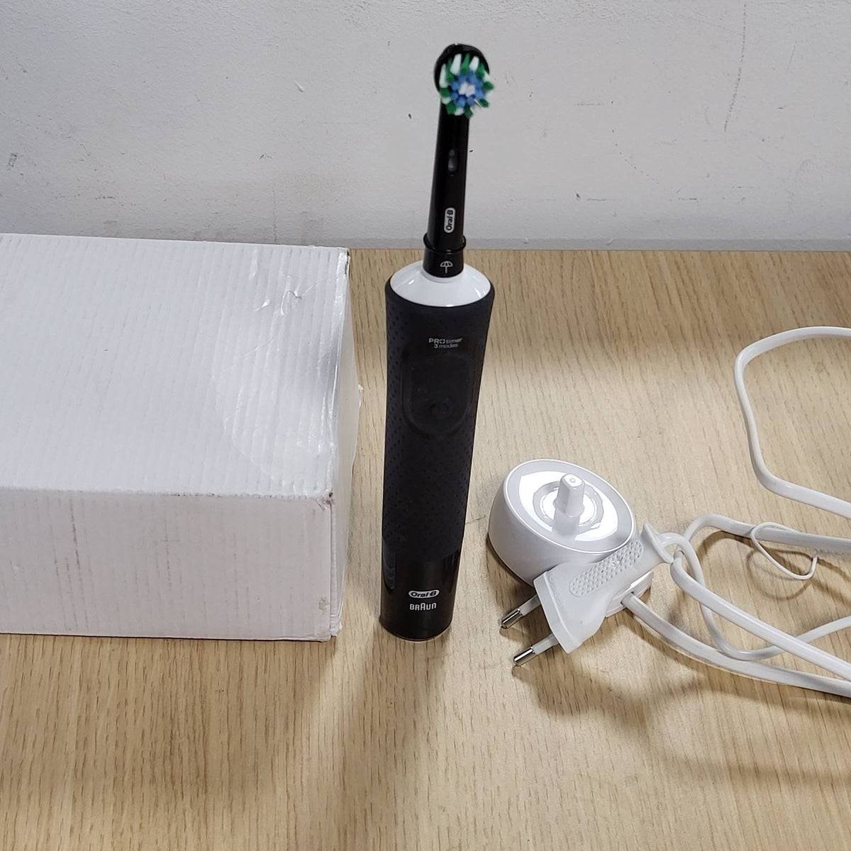 297147 - ORAL-B Furçë dhëmbësh elektrike Vitality Pro, e zezë