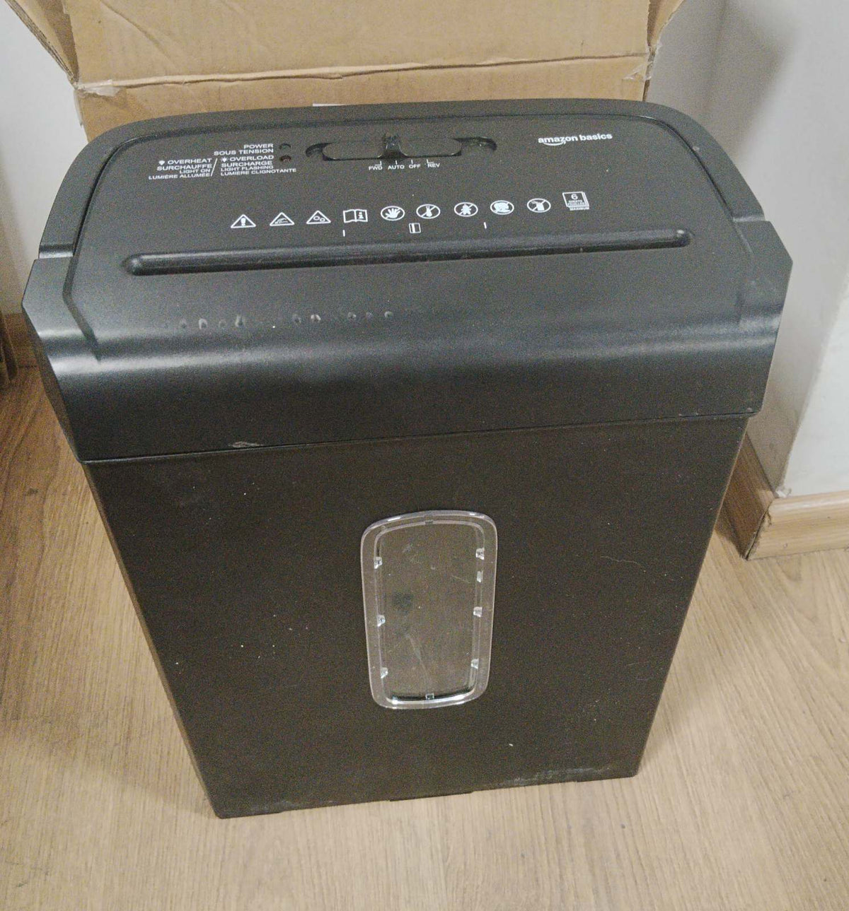 309895 - AMAZON BASICS Shredder letre me prerje tërthore, 6 fletë, për dokumente A4 dhe karta krediti, kosh 14L, i zi