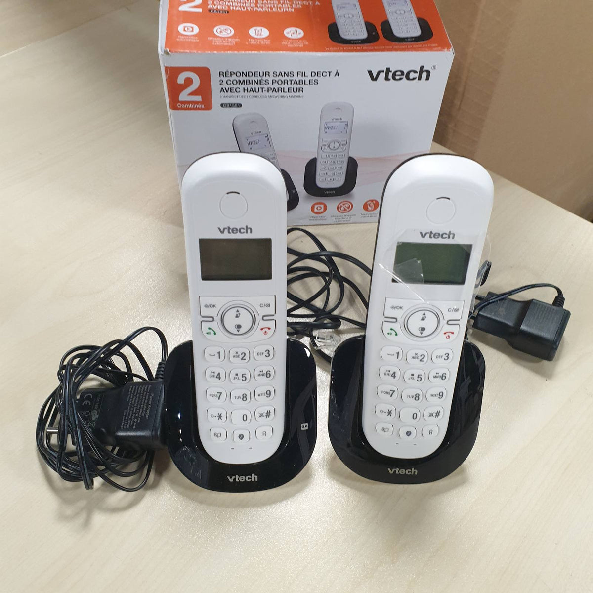 309790 - VTECH Telefon pa tel DECT me 2 telefona CS1551, karikues, sekretari telefonike, bllokim thirrjesh, identifikim telefonuesi, altoparlant pa duar, ekran me ndriçim nga prapa