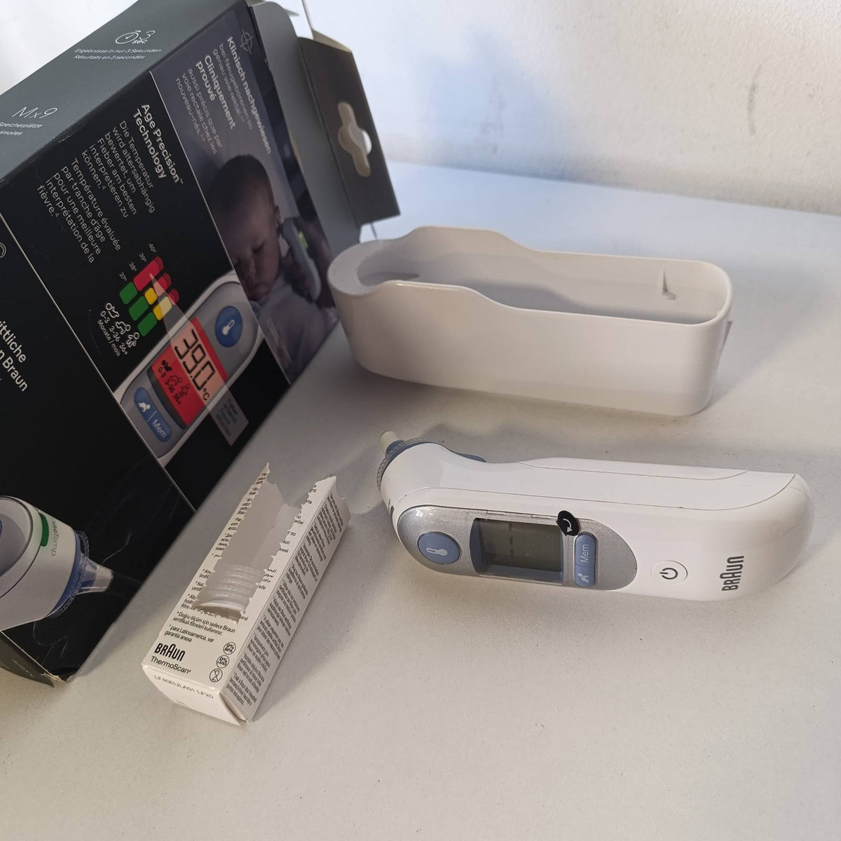 302917 - BRAUN Termometër Veshi ThermoScan 7 BRAIRT6520 | Teknologjia e Precizionit Age | Ekran dixhital me kodim ngjyrash | Miqësor për foshnje dhe fëmijë të vegjël