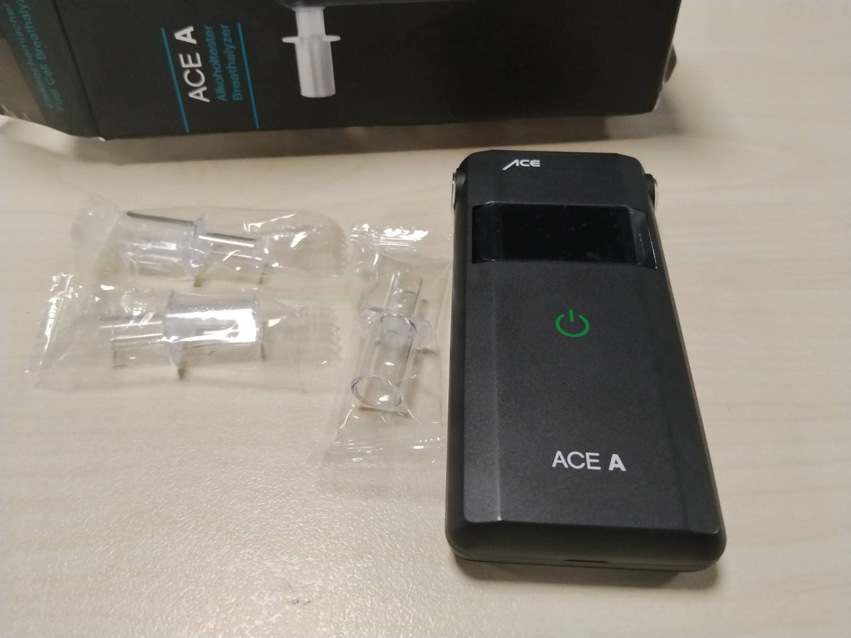 312716 - ACE Alkoometër A, dixhital për matjen e alkoolit në gjak, sensor elektrokimik, funksionim me 1 buton, ngjyrë e zezë