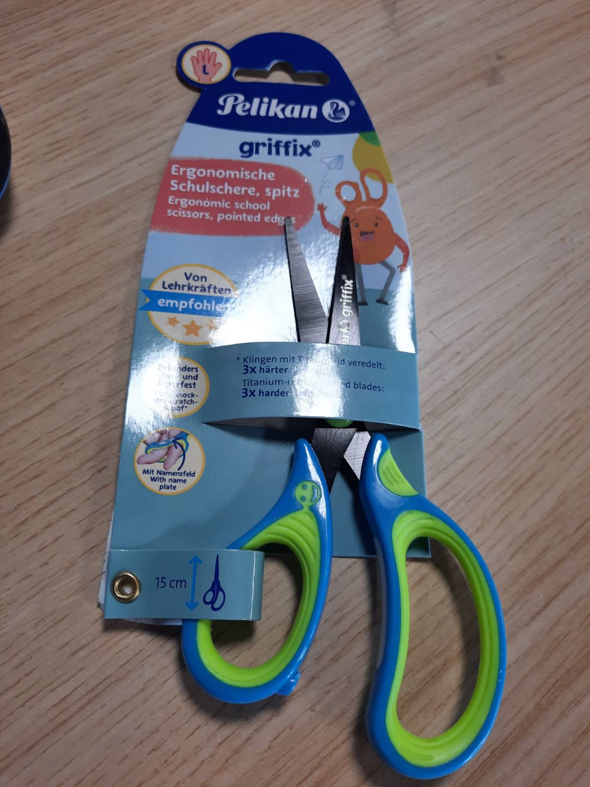 335623 - Pelikan gërshërë shkolle griffix, me majë, për dorën e majtë, blu e freskët neoni, 1 copë