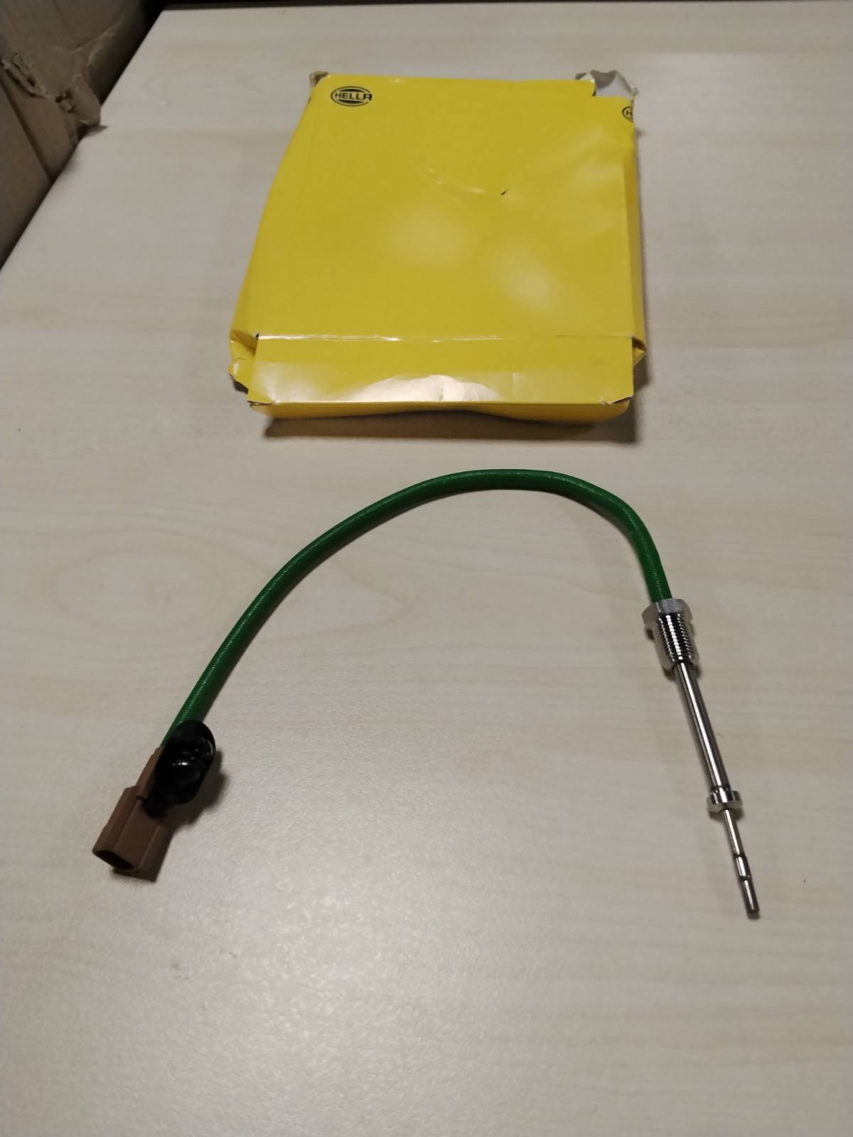 312611 - HELLA Sensori i Temperaturës së Gazit të Shkarkimit 6PT 358 226-461, 2-pin, me vidë