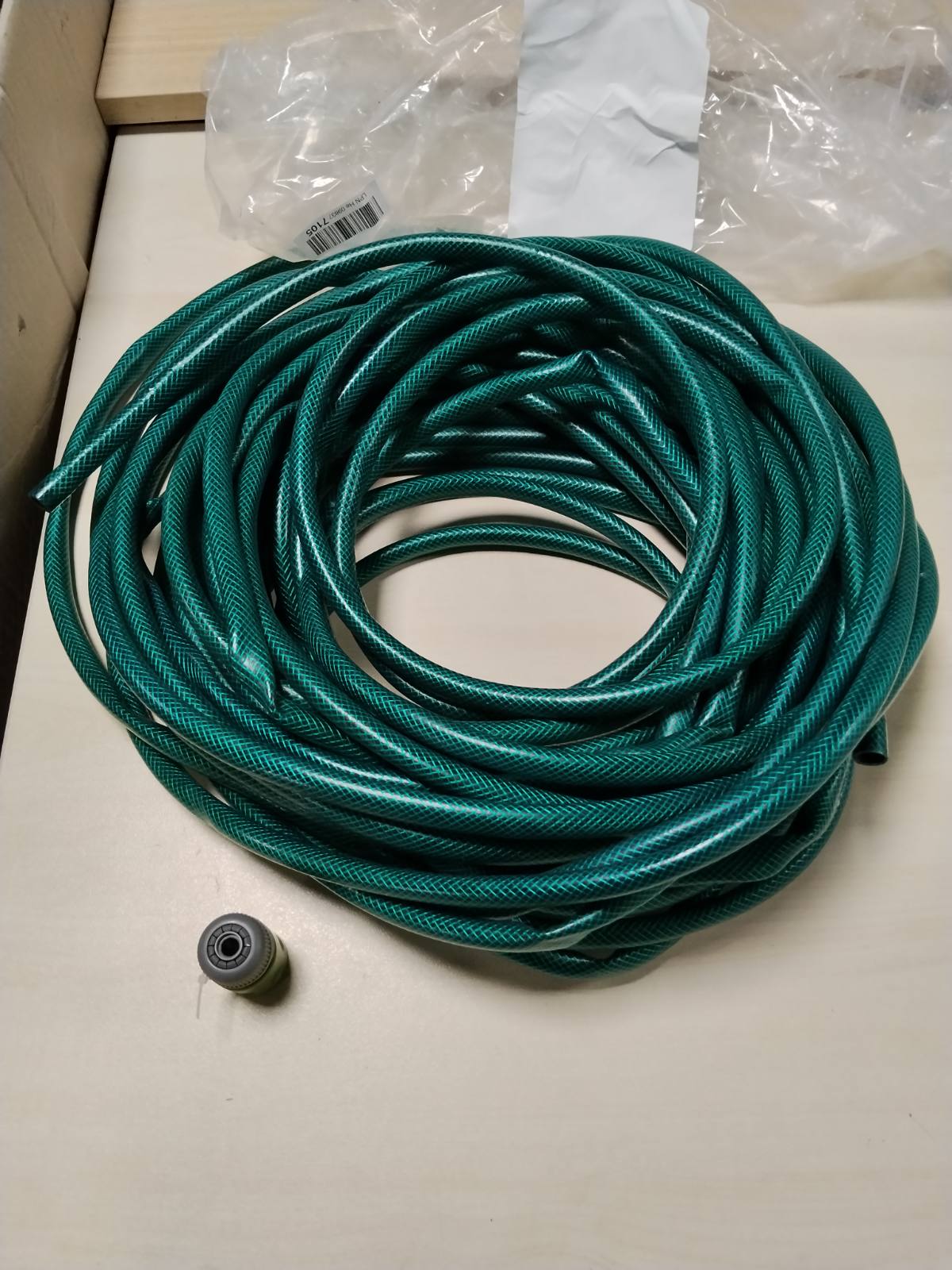 313914 - KINZO Kit tubi për kopsht 30m, tub 14mm (1/2"), maks. 6 bar, me 3 lidhëse dhe 1 grykë spërkatëse