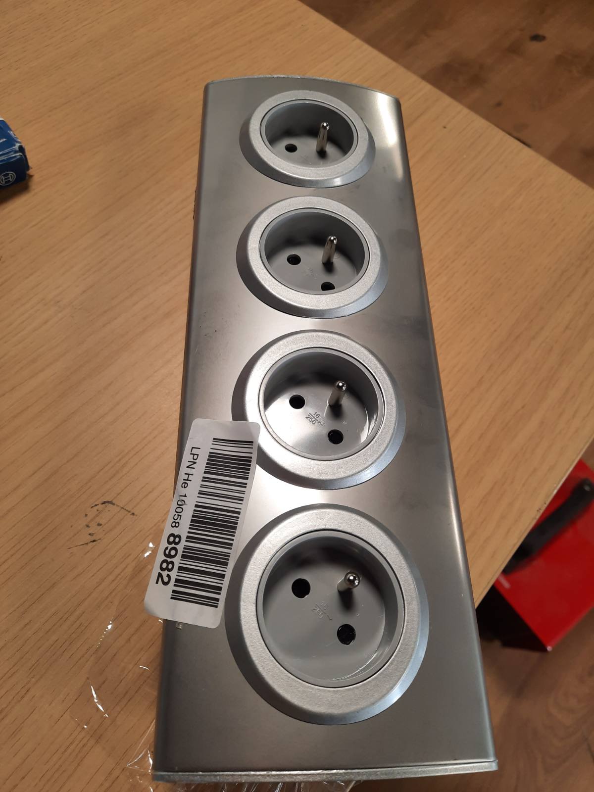 313727 - ZENITECH Shirit elektrik me 4 priza 16A 2P+E (për t'u lidhur me kabllo) - Gri