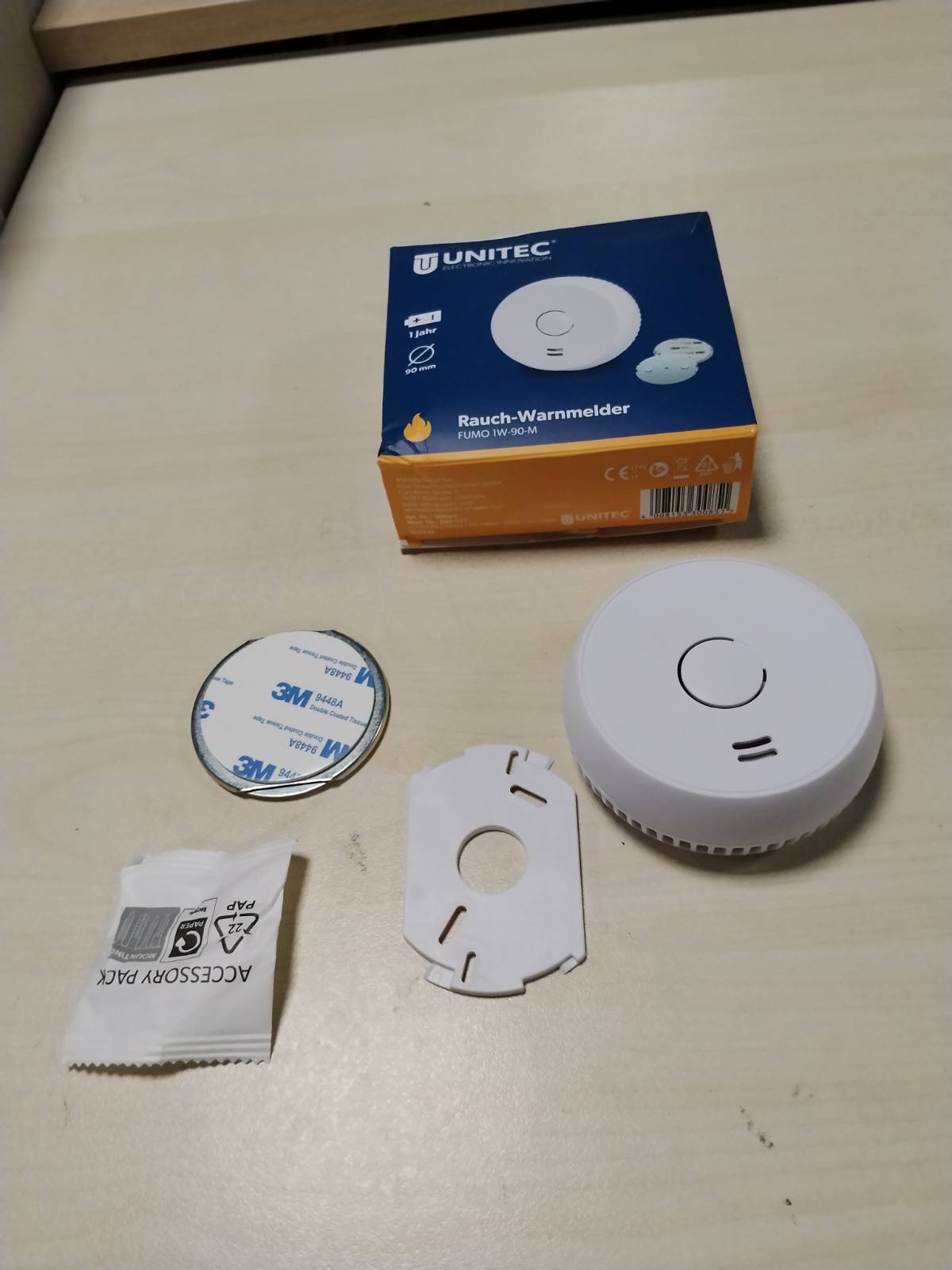 335229 - UNITEC Detektor tymi me montim magnetik, instalim pa mjete dhe pa shpime, jastëkë ngjitës 3M, tregues funksioni LED, alarm 85 dB