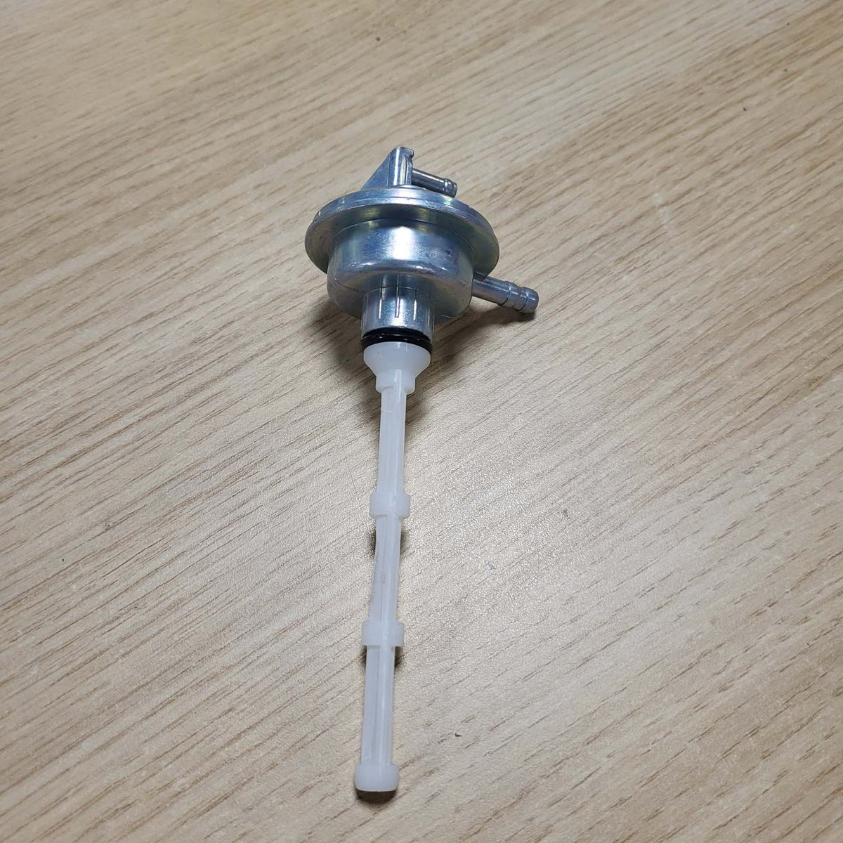314791 - MAXTUNED Rubineti i karburantit me vakum, universal