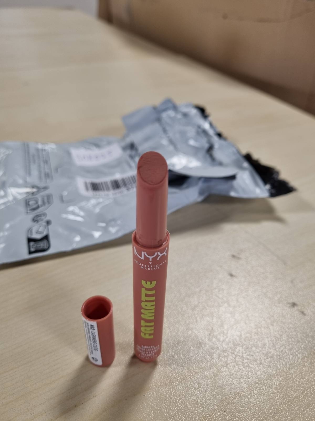 308095 - NYX PROFESSIONAL MAKEUP Buzëkuq Fat Matte Smooth Color, Ngjyrë: Kashmiri Cuttie, 2 gr