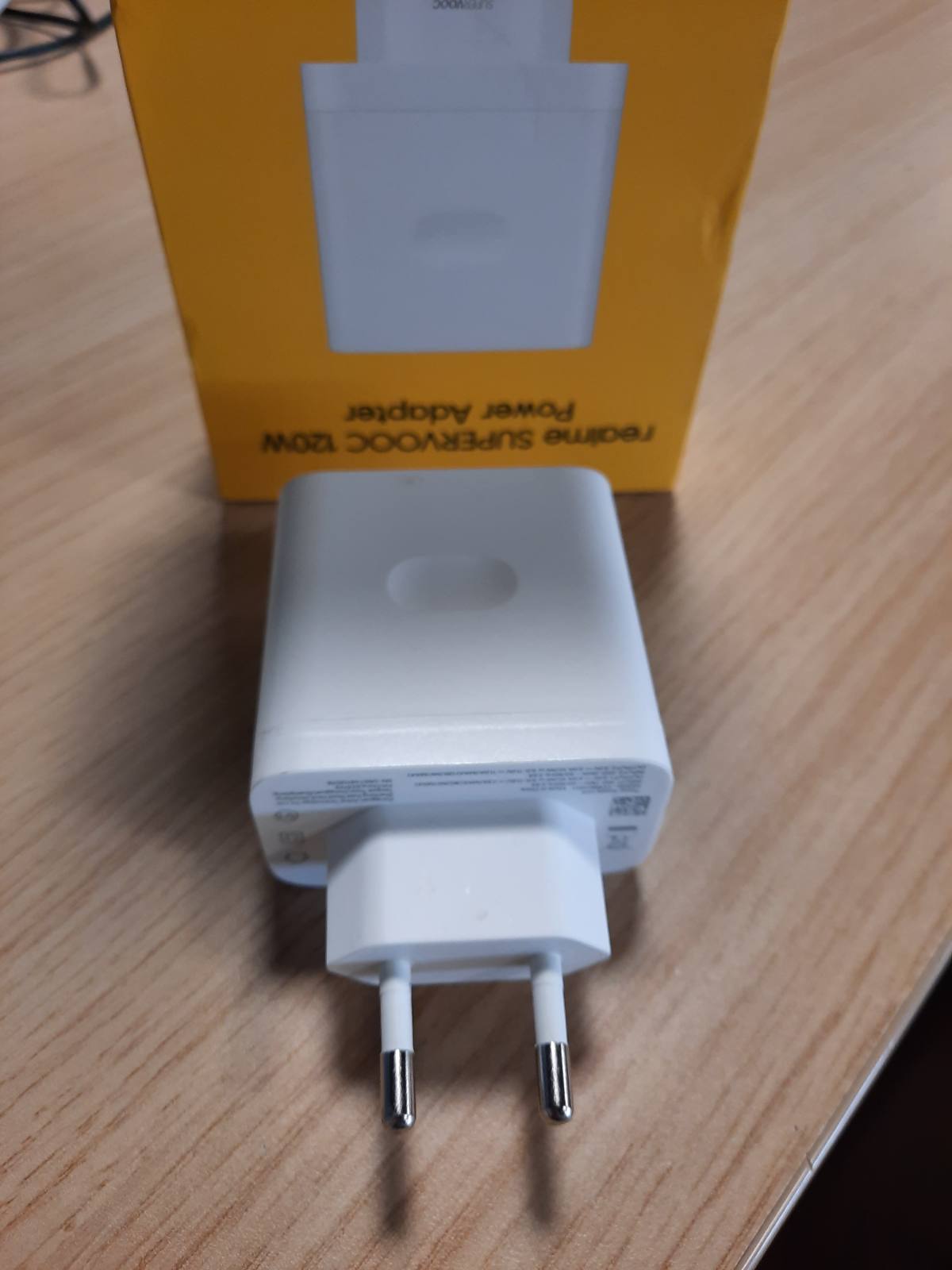 273697 - realme Adaptor energjie SUPERVOOC 120W i bardhë
