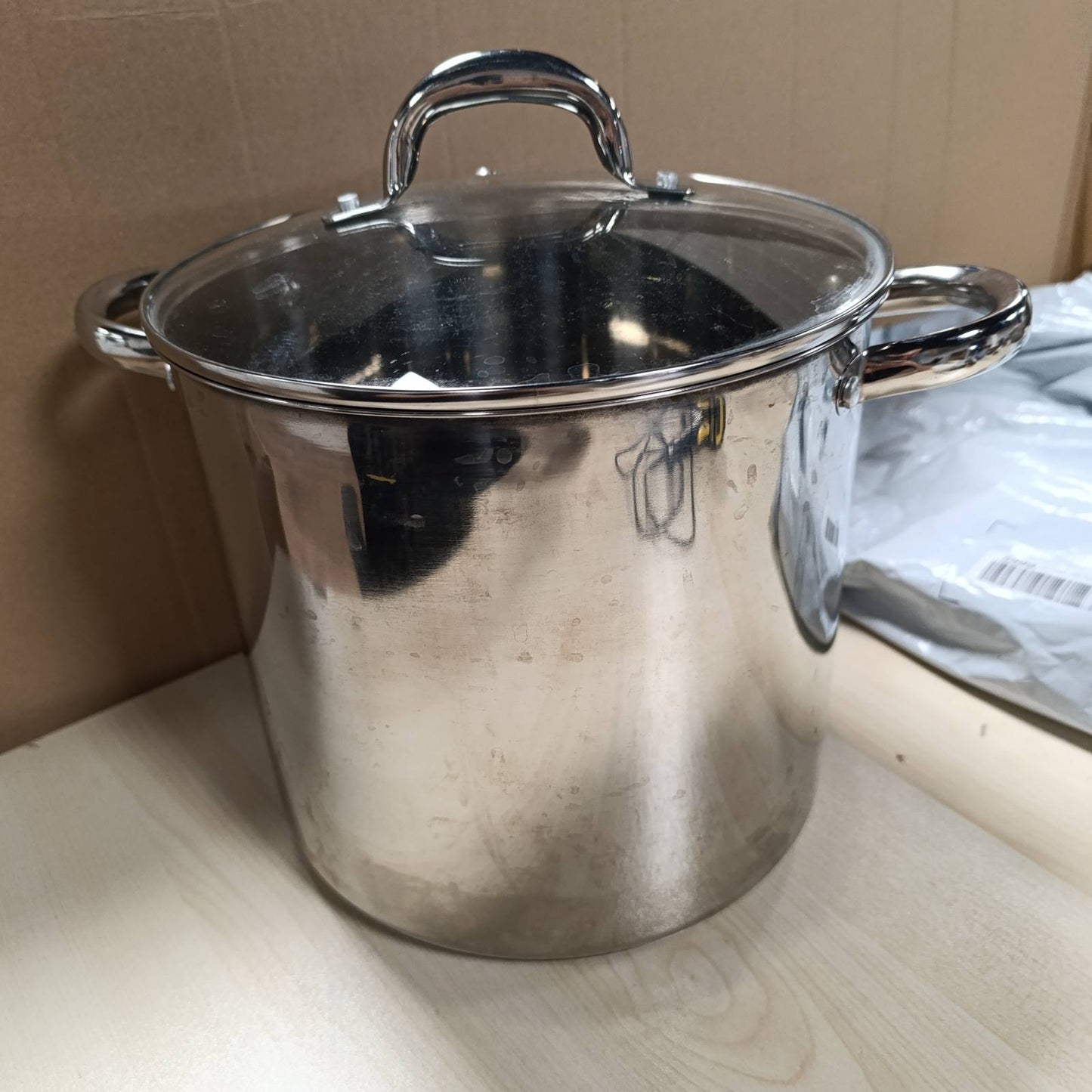 213854 - GSW Tenxhere perimesh me kapak, 24 cm, e përshtatshme për induksion dhe furrë.