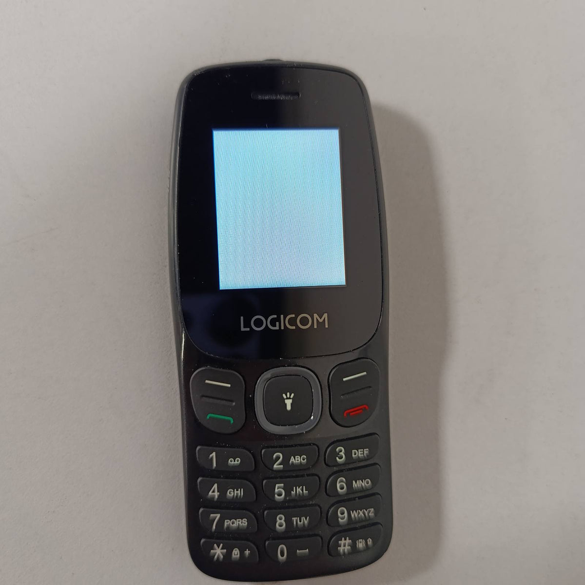 296004 - POSH Telefon celular 405, 4G i pazhbllokuar, Kartë SIM e dyfishtë, Ekran 1.77", Jetëgjatësi baterie 200 orë, Memorie e zgjerueshme 32GB, USB-C, e zezë