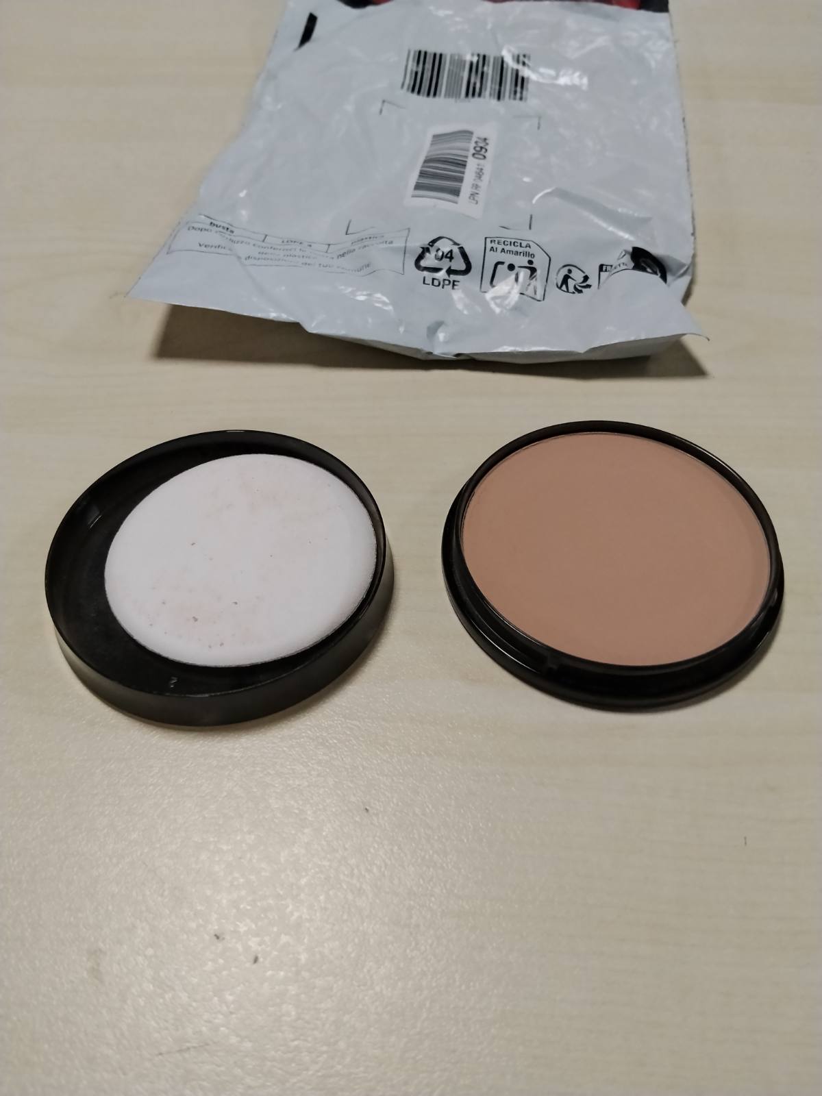 300035 - MAX FACTOR KREM I FRYRË 50ml