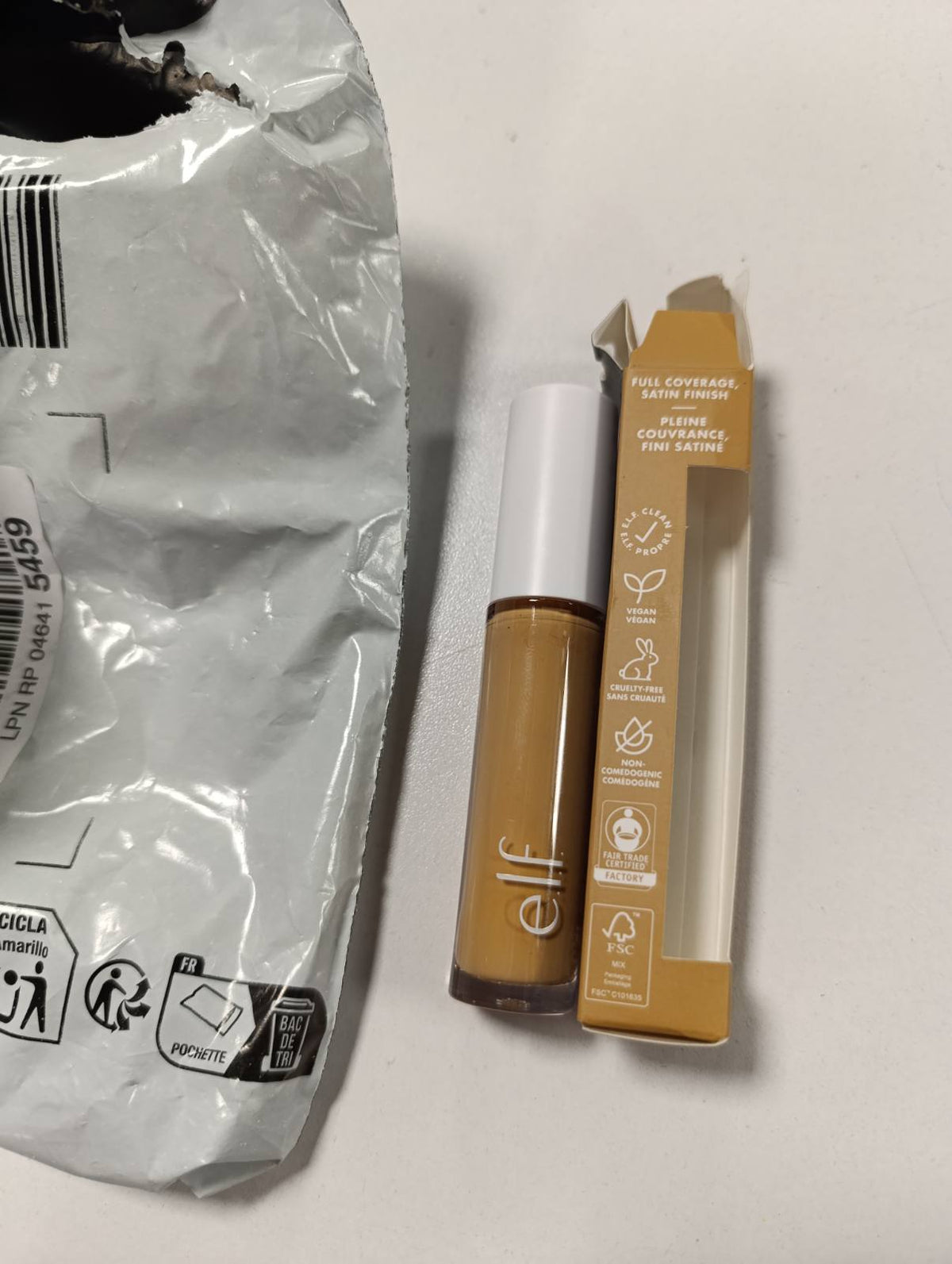 298727 - ELF Korrektor Hydrating Camo, 6 ml, mbulim i plotë, përfundim saten, Ngrohtë mesatare