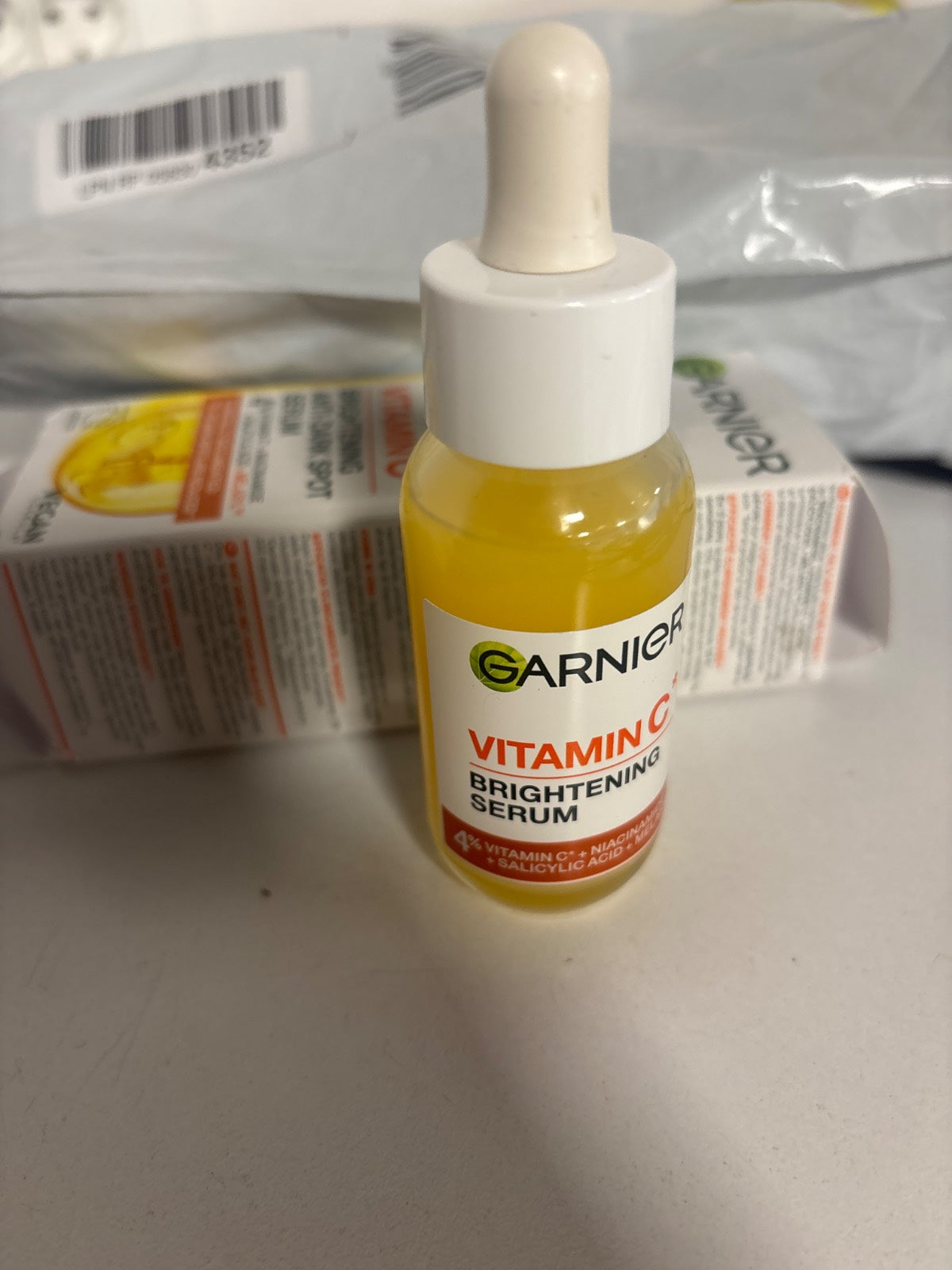 310807 - Serum Garnier SkinActive me Vitaminë C kundër njollave të errëta – 30 ml