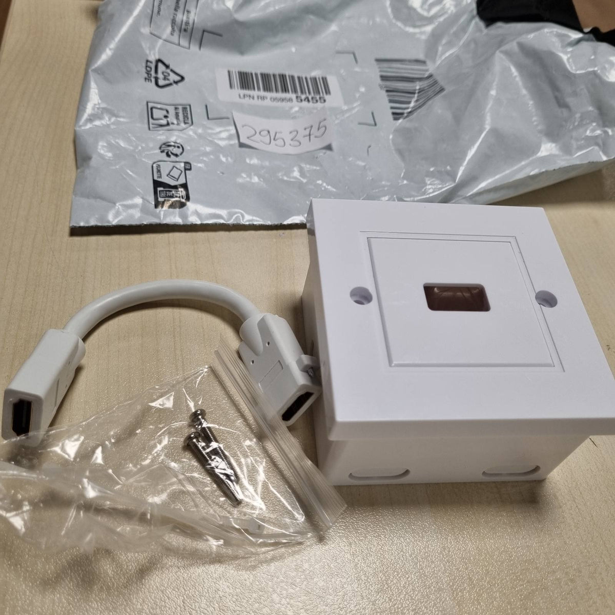295375 - GOOBAY 51722 - Prizë Muri HDMI Tipi A, e Bardhë