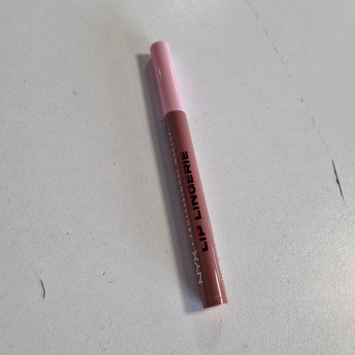 298597 - NYX PROFESSIONAL MAKEUP - Ngjyrues buzësh Lip Lingerie, pa transferim, Ngjyra: Cuff Me, 1 ml