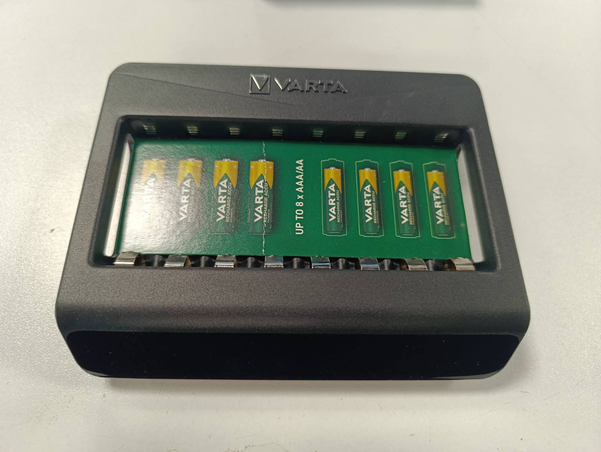 299584 - VARTA Karikues Baterie, i Rikarikueshëm për Bateri AA/AAA, deri në 8 Bateri, Karikues i Shumëfishtë LCD+, Vend Karikimi Individual