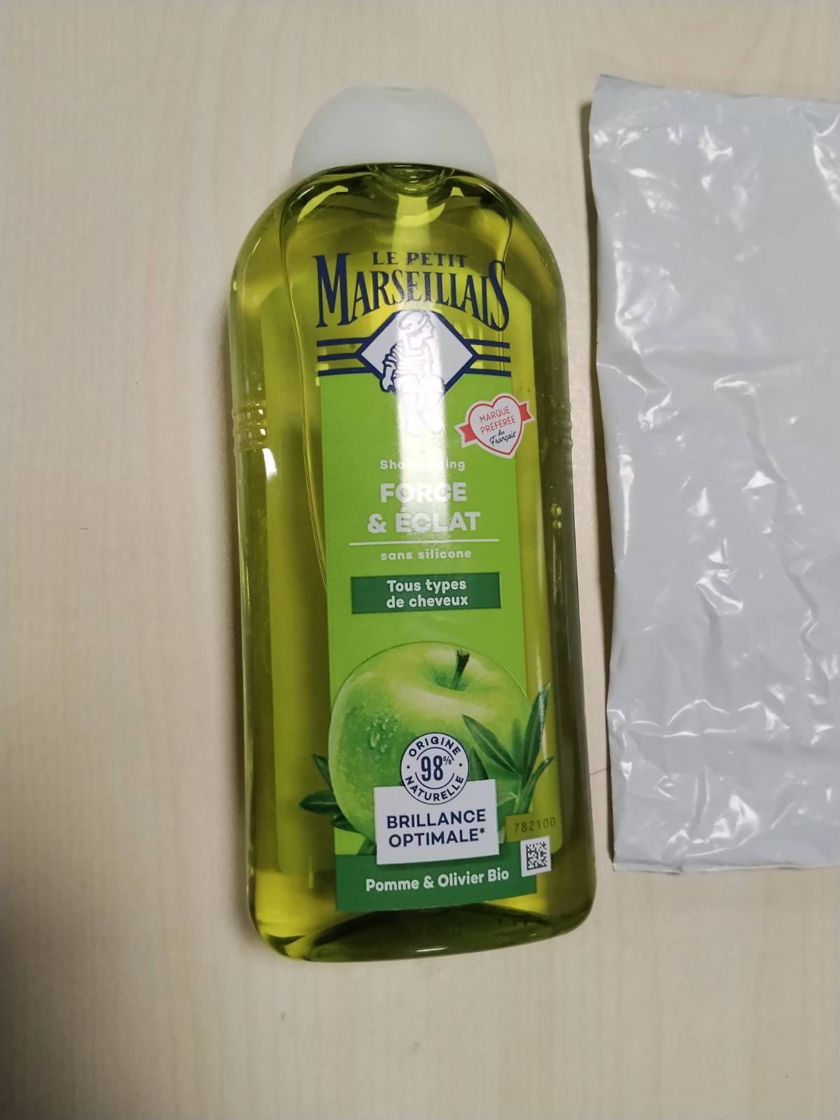 307037 - LE PETIT MARSEILLAIS | Shampo Organike me Mollë dhe Ullinj, 300 ml, pa silikon, 98% origjinë natyrale