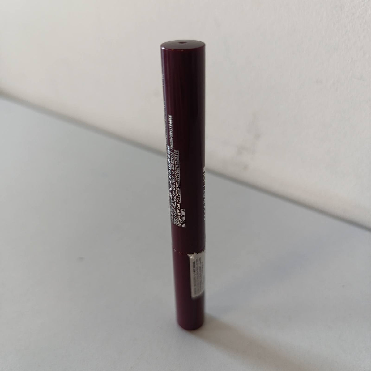 302463 - MAYBELLINE NEW YORK Vijëzues i lëngshëm për sytë, 3.5ml, Ngjyrë Burgundy Boost, pa gunga, Aplikues preciz, Formulë e papërshkueshme nga uji