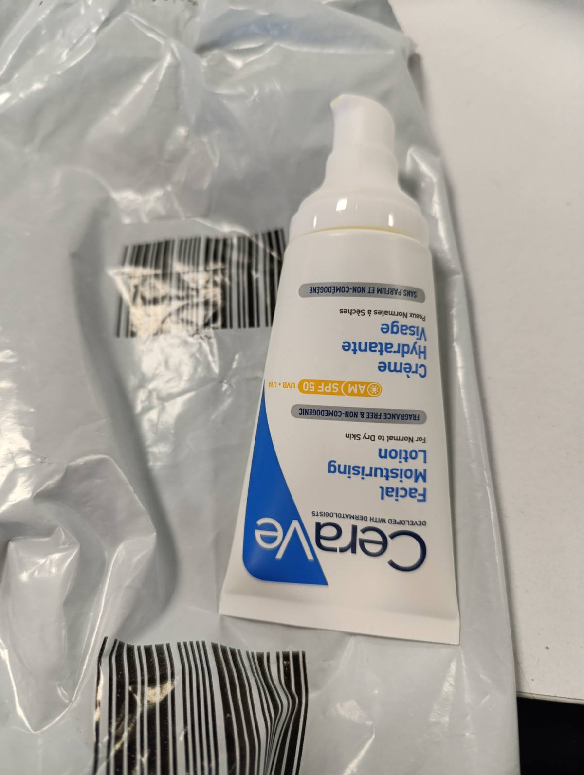 306431 - CeraVe Krem hidratues për fytyrën SPF 50, për lëkurë normale deri të thatë, 52 ml